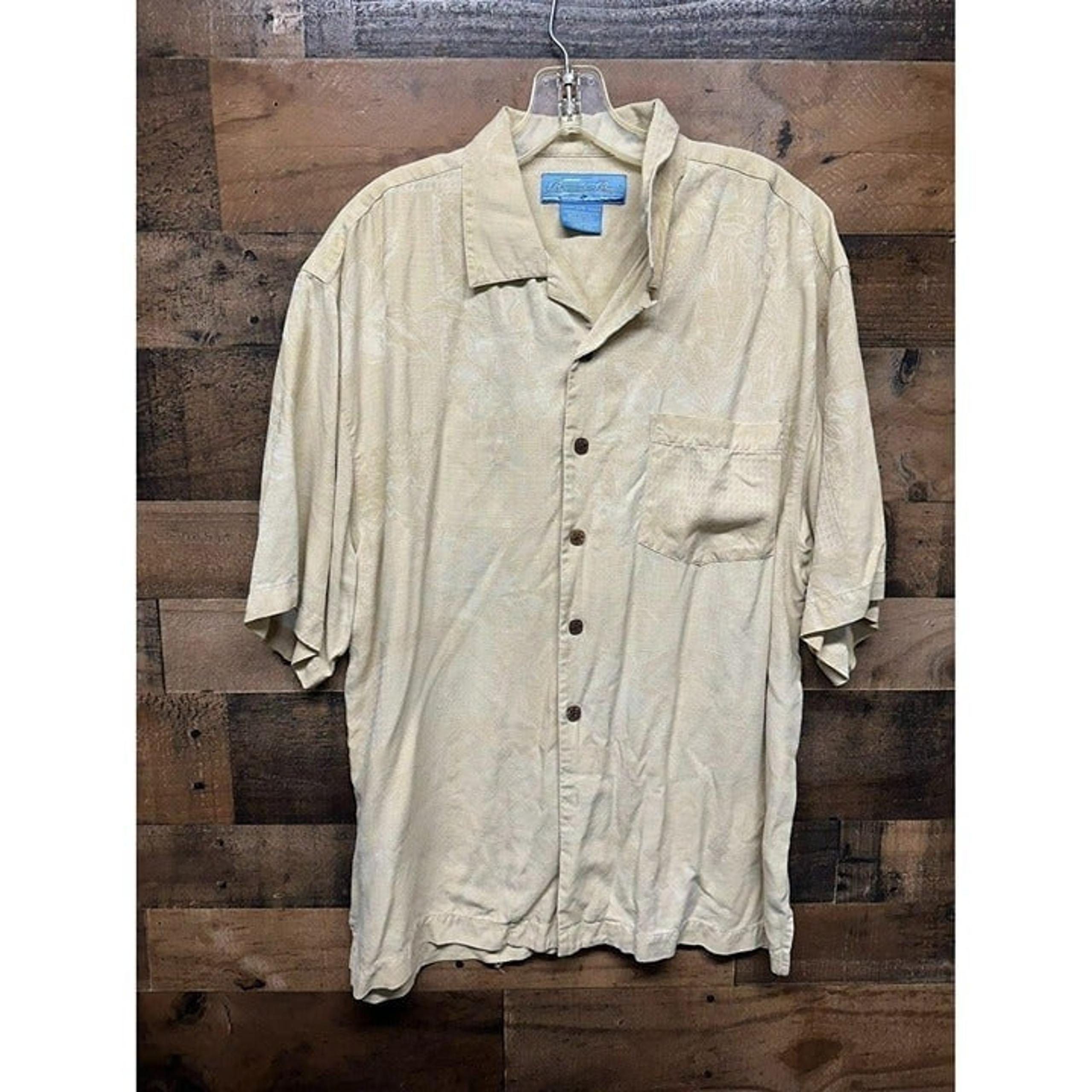 Bermuda Bay Men's Short Sleeve Button Up Size Large *100% Silk*