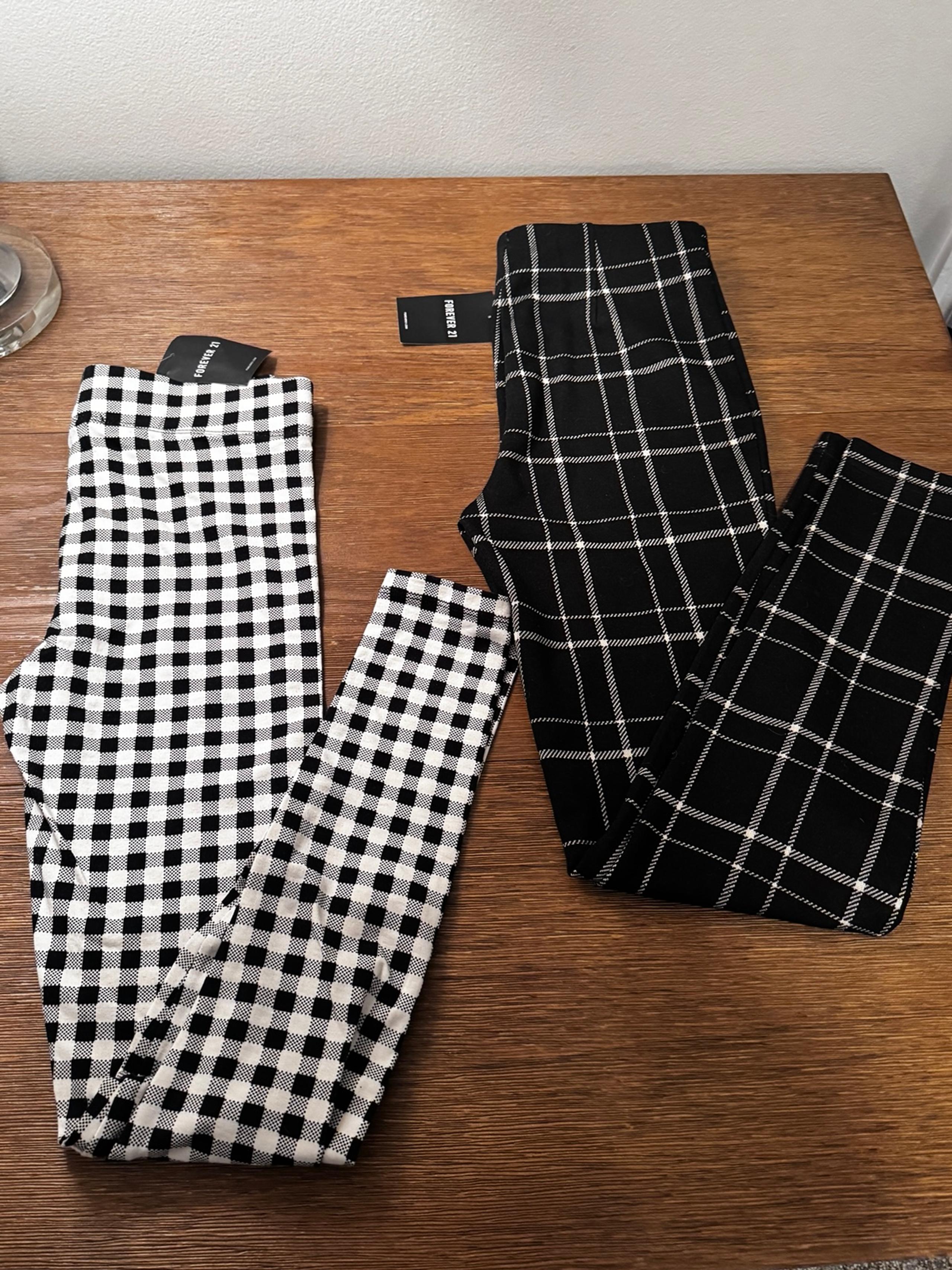 2 woman’s leggings XS