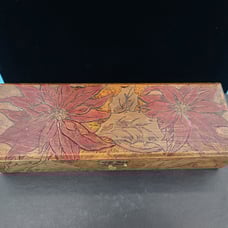 Vintage wooden pointsettia lined box