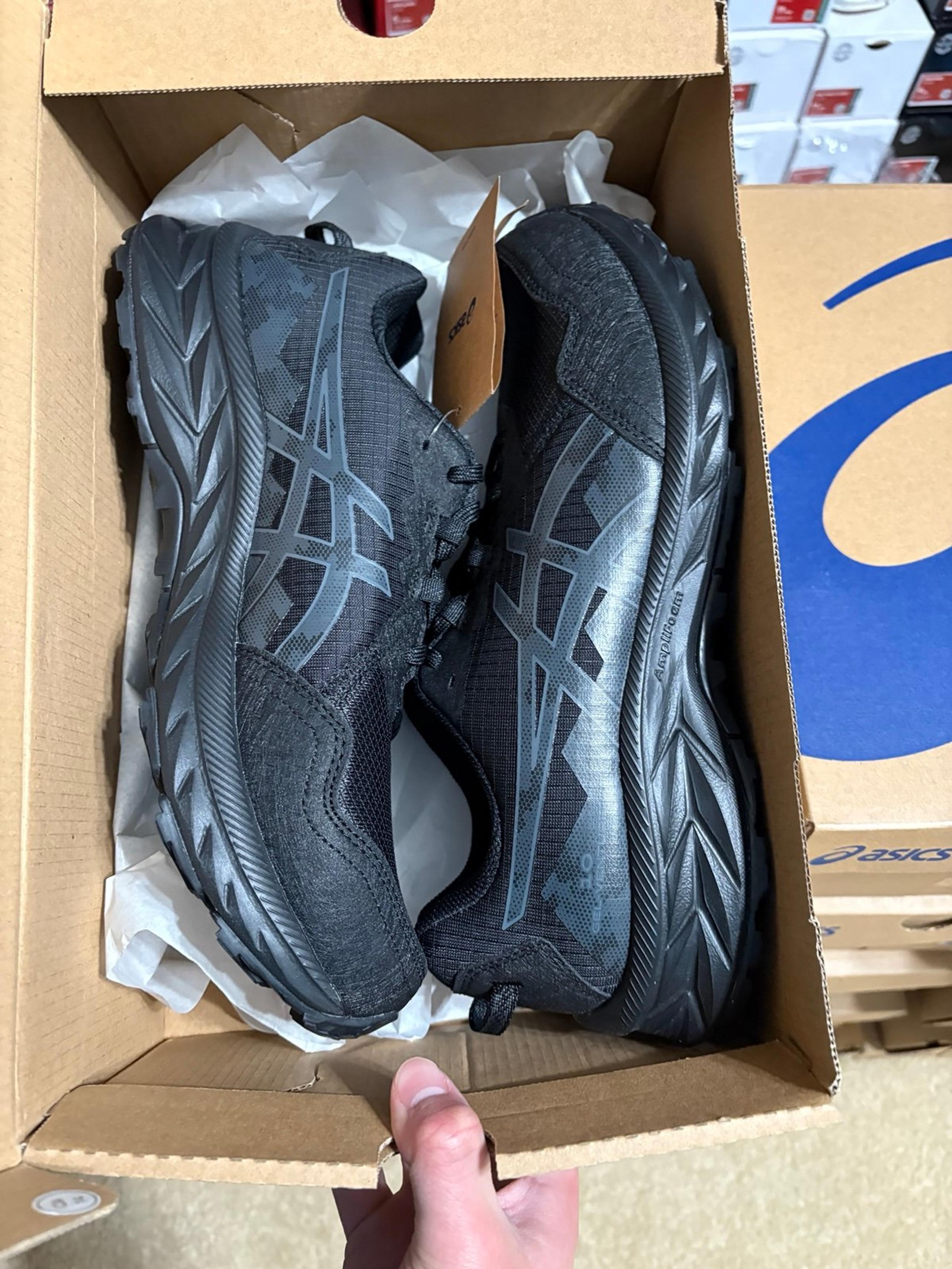 Size 9 mens - ASICS Gel Venture 10 Black Graphite Grey (SHIPS ASAP!)