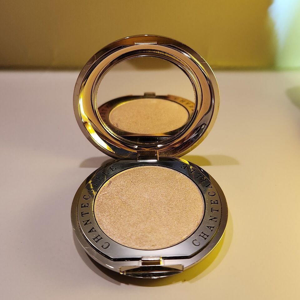 Chantecaille The Pebble Refillable Iridescent Eye Shade Quartz (As Pictured)