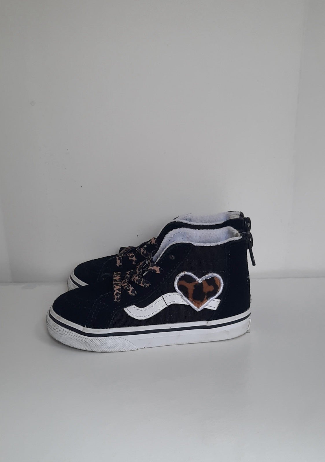Vans of the Wall Shoes Size 7