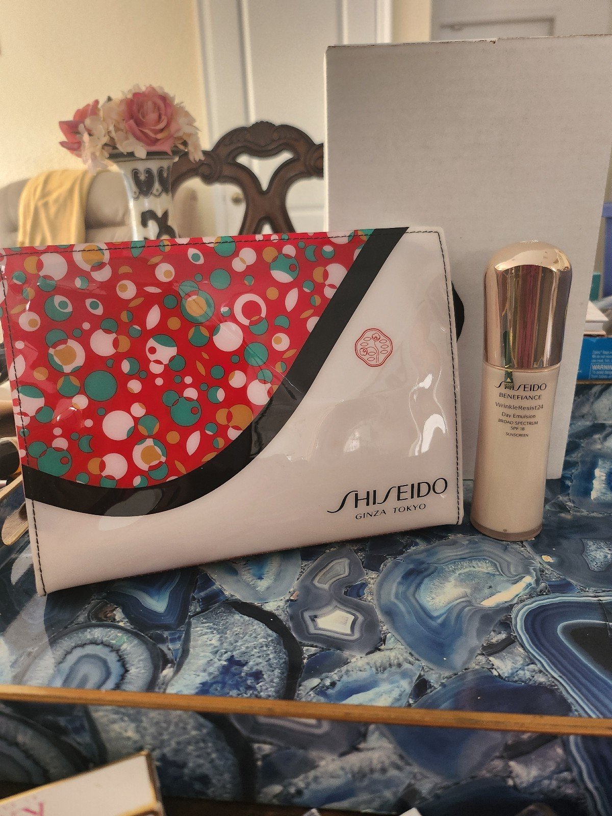 Shiseido Benefiance Wrinkle Resist 24 day Emulsion NEW with cosmetic case