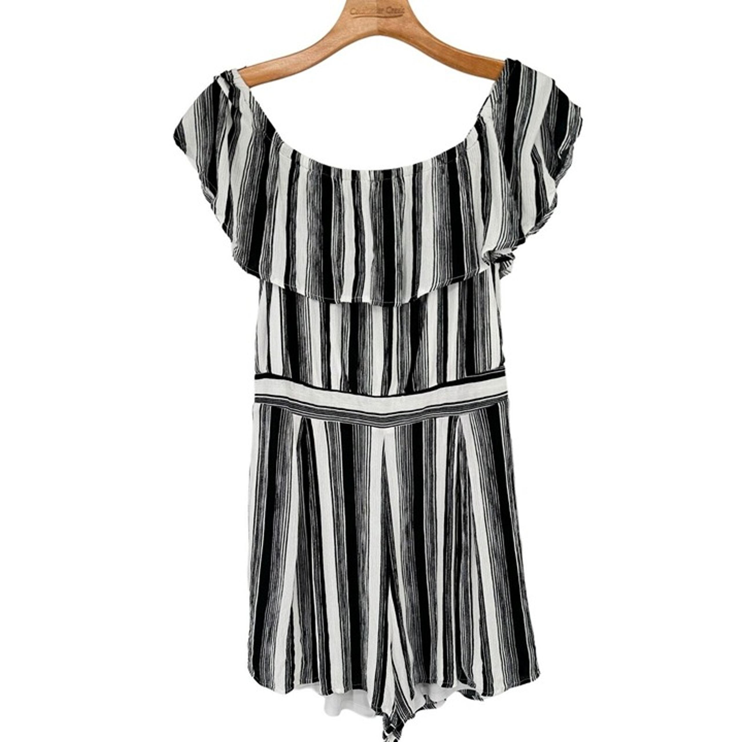 Francesca's Blue Rain Shorts Romper Women's Size Large Black Striped Crinkle