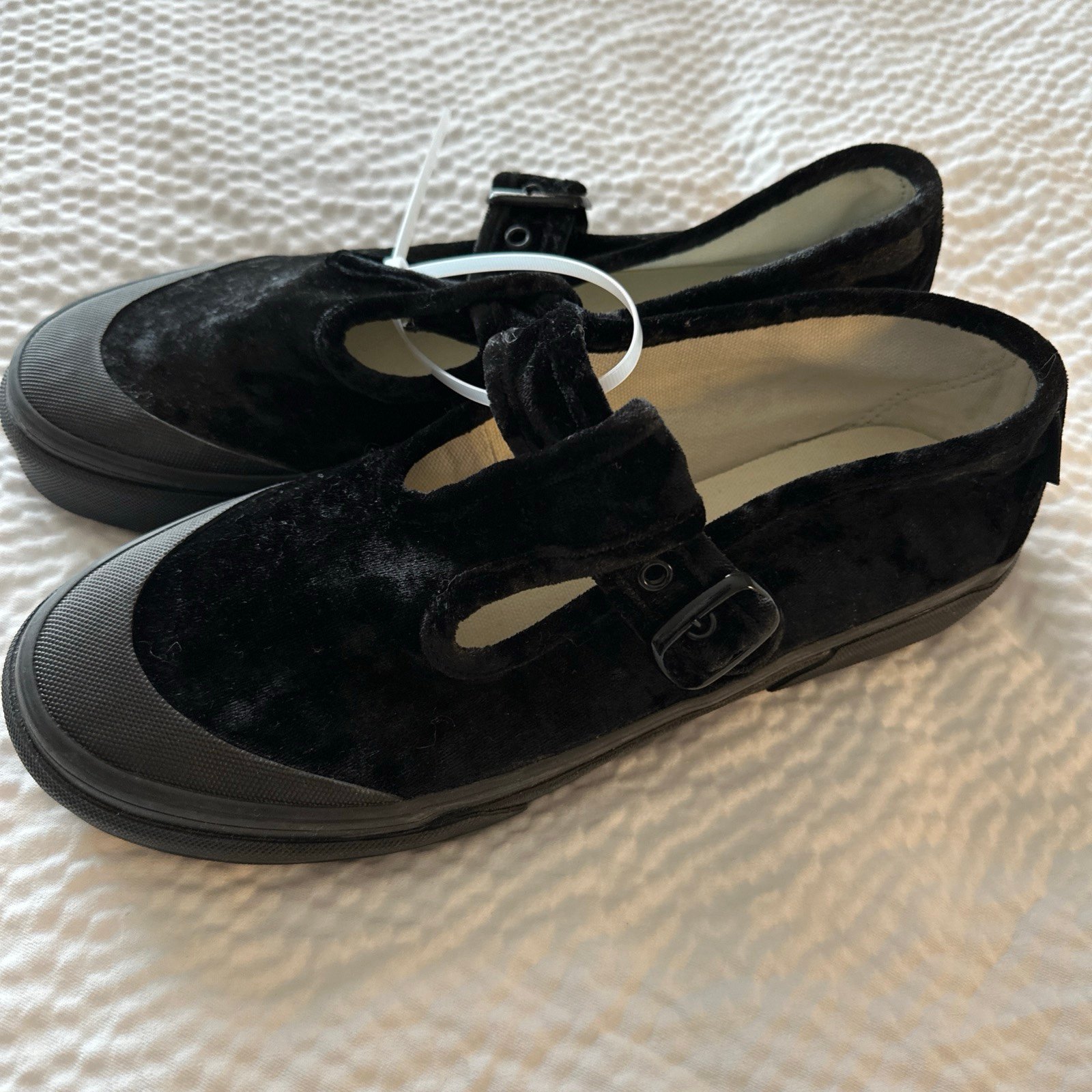 Vans Womens Black Mary Jane’s Style 93 Crushed Velvet Shoes Size 8