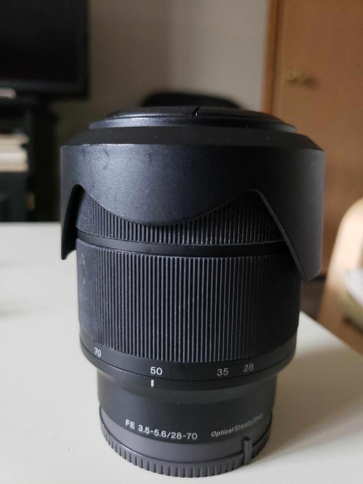 Sony e mount FE 28-70 mm F3.5-5.6 OSS Lens in Black