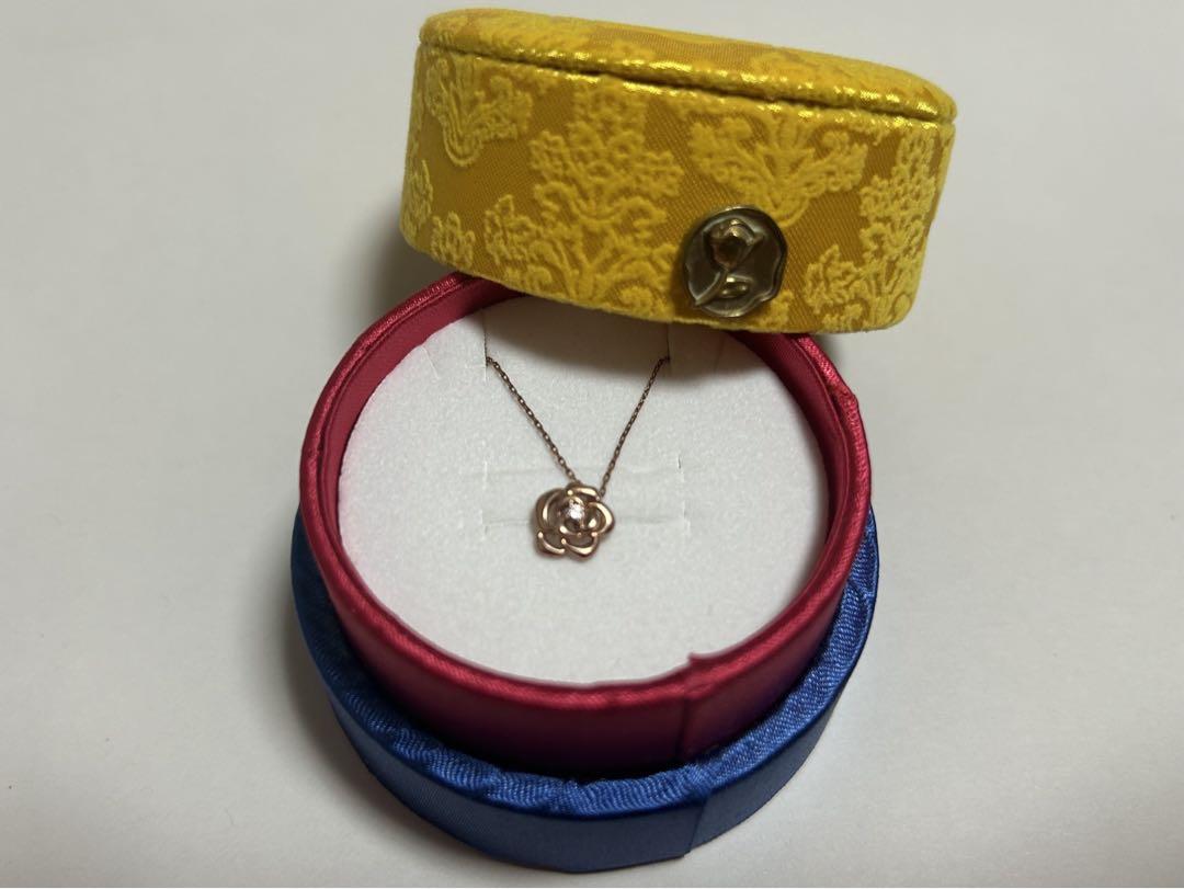 ## Vendome Aoyama Necklace: Beauty and the Beast