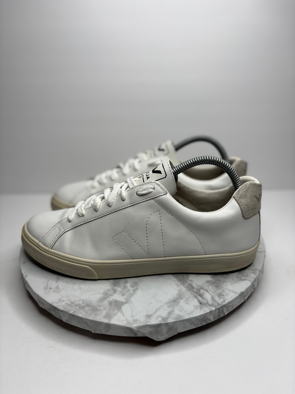 Size 9 - Veja Esplar Logo Leather White