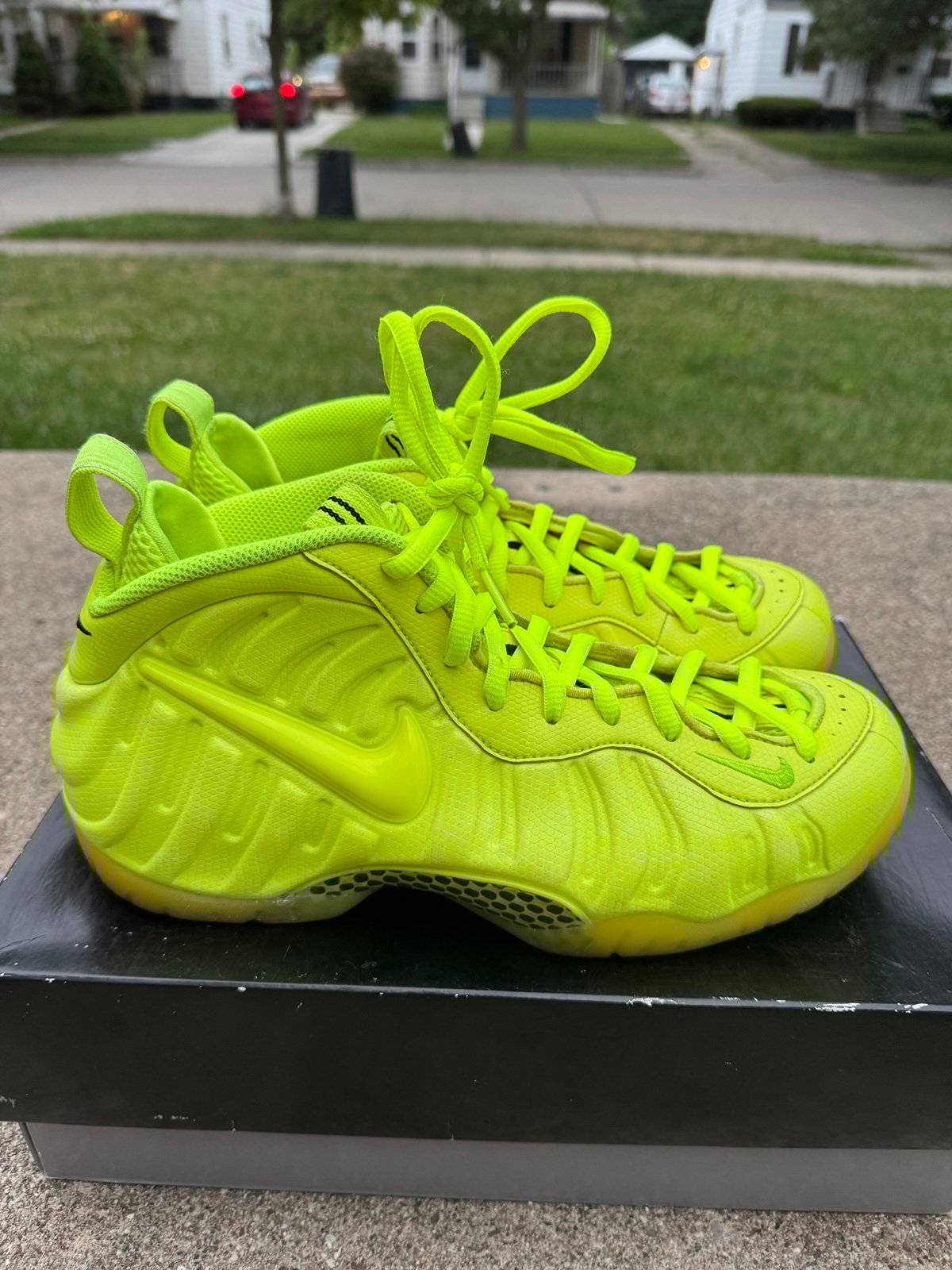 Nike Air Foamposite Pro Volt