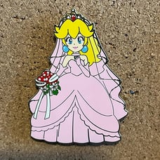 Princess Peach enamel pin Disneylagoon