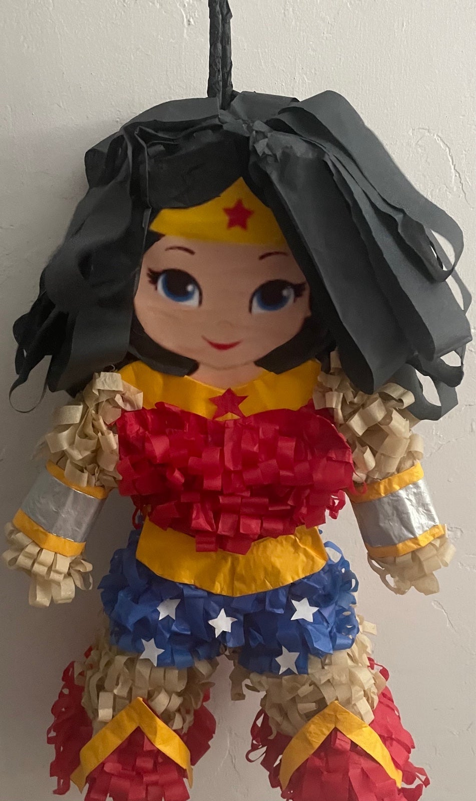 Wonder Woman Pinata 20x12x6