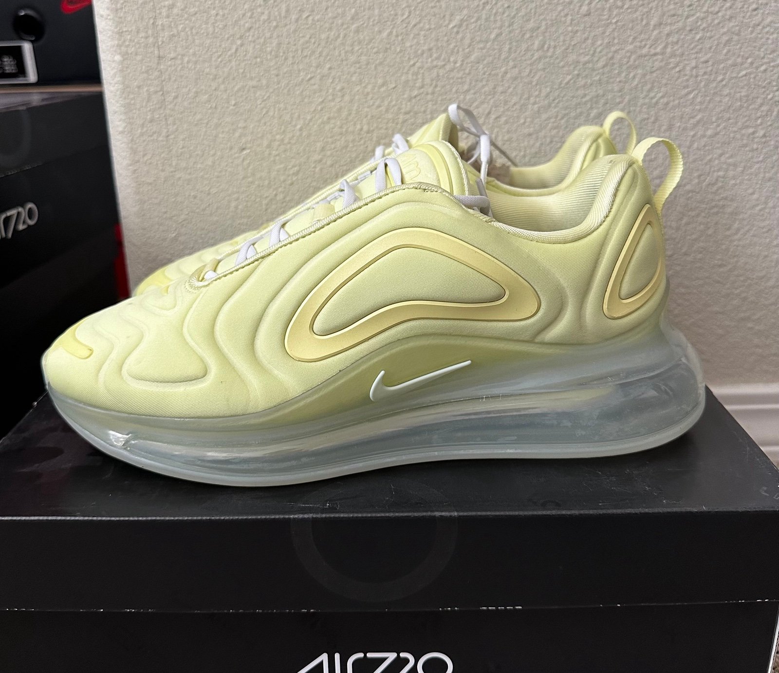 Nike Air Max 720 SE - “luminous green” yellow - women’s 10
