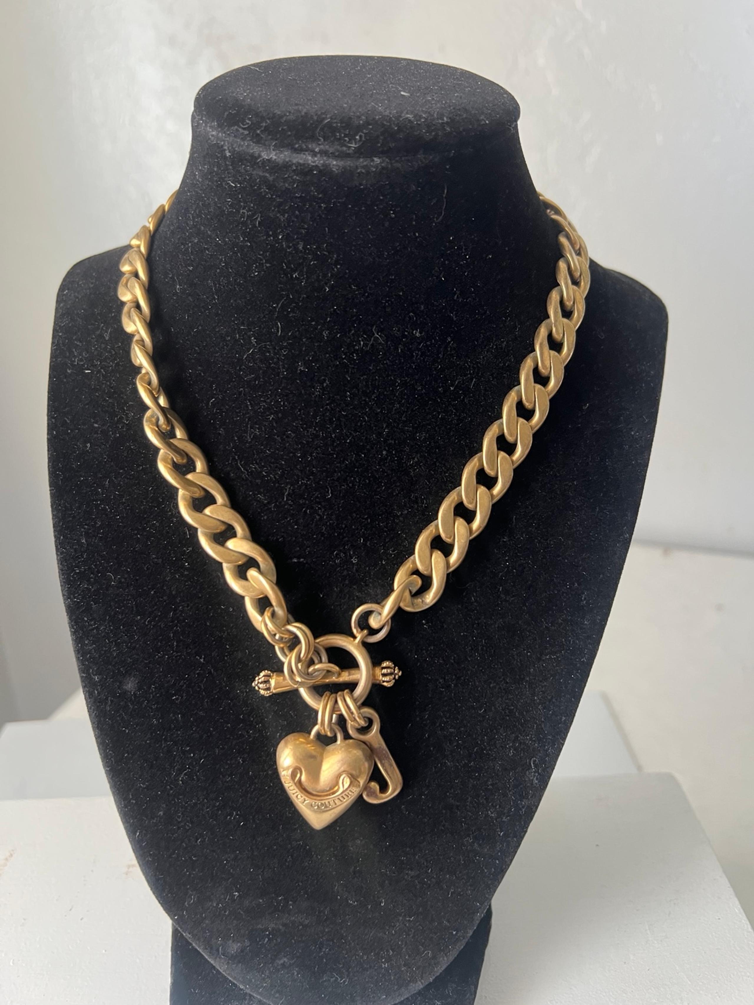 Vintage Juicy Couture Puffy Heart J
Charm Gold Tone Front Toggle
Chain Necklace