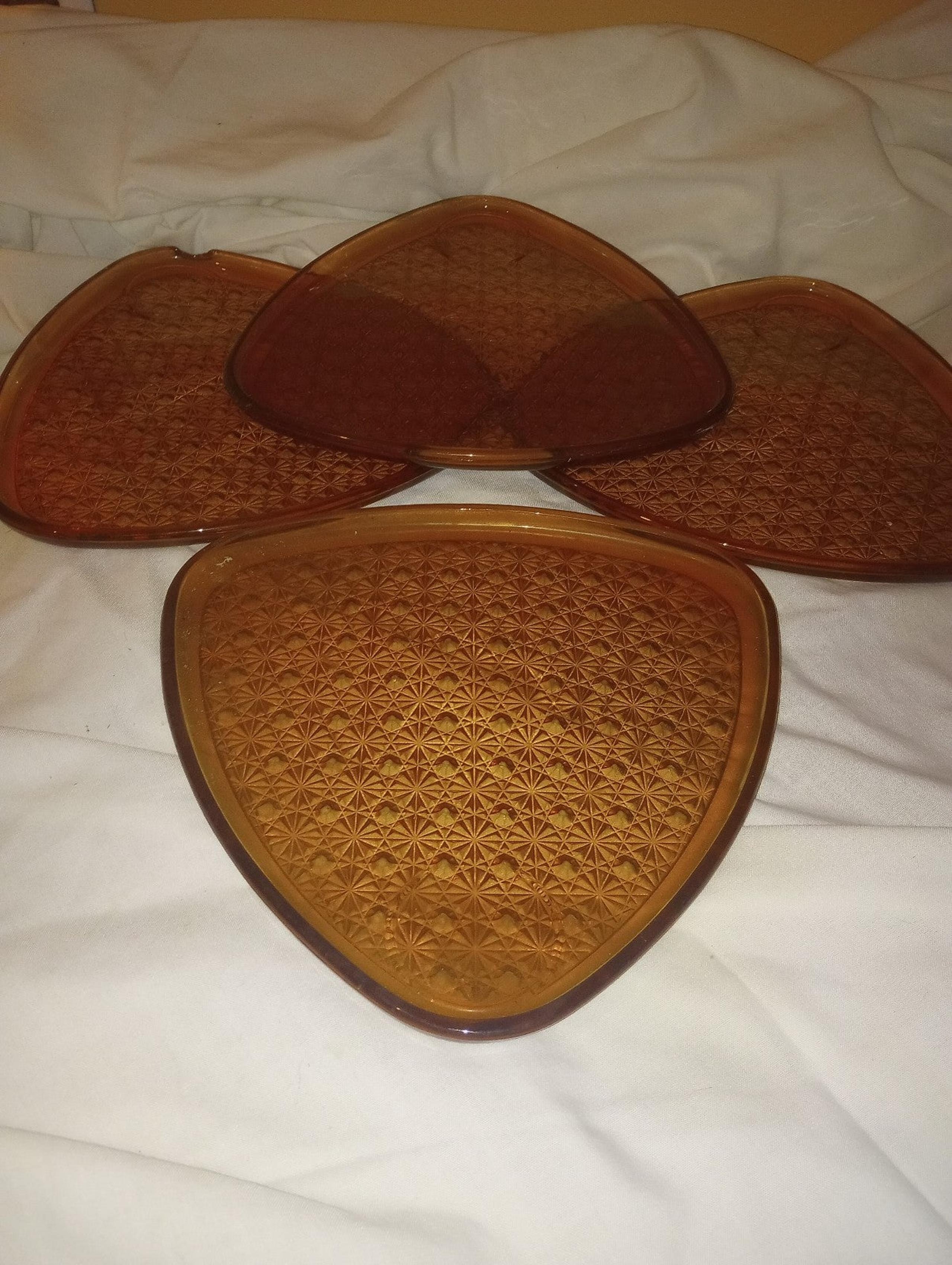 Four Anchor Hocking Daisy Button pattern Snack Plates
