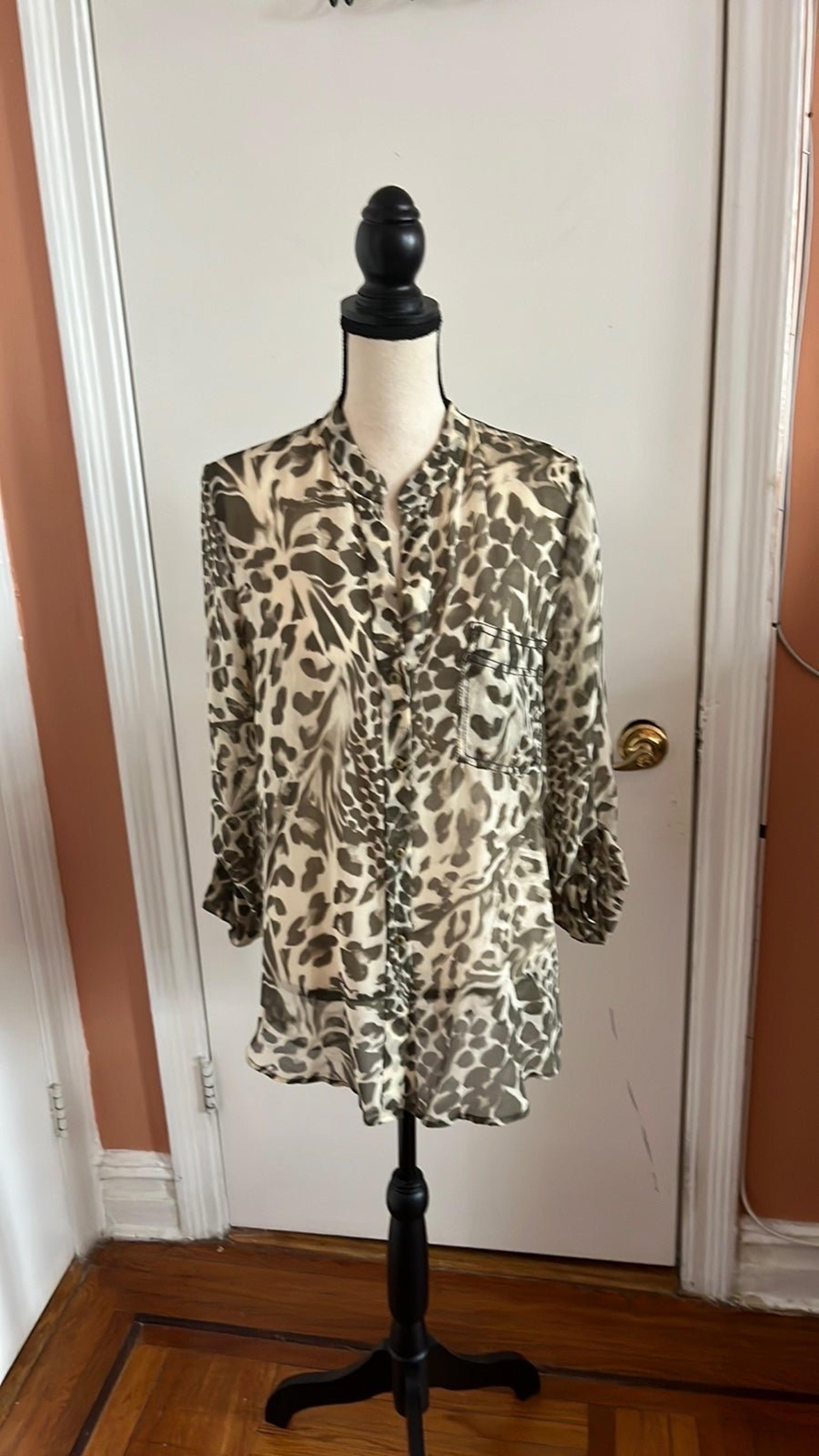 Size10 Diane Von Furstenberg silk blouse