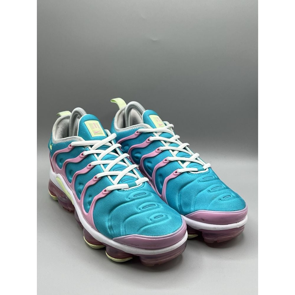 NIKE Air VaporMax Plus Easter Women's Size 8 2019 CW7014-100