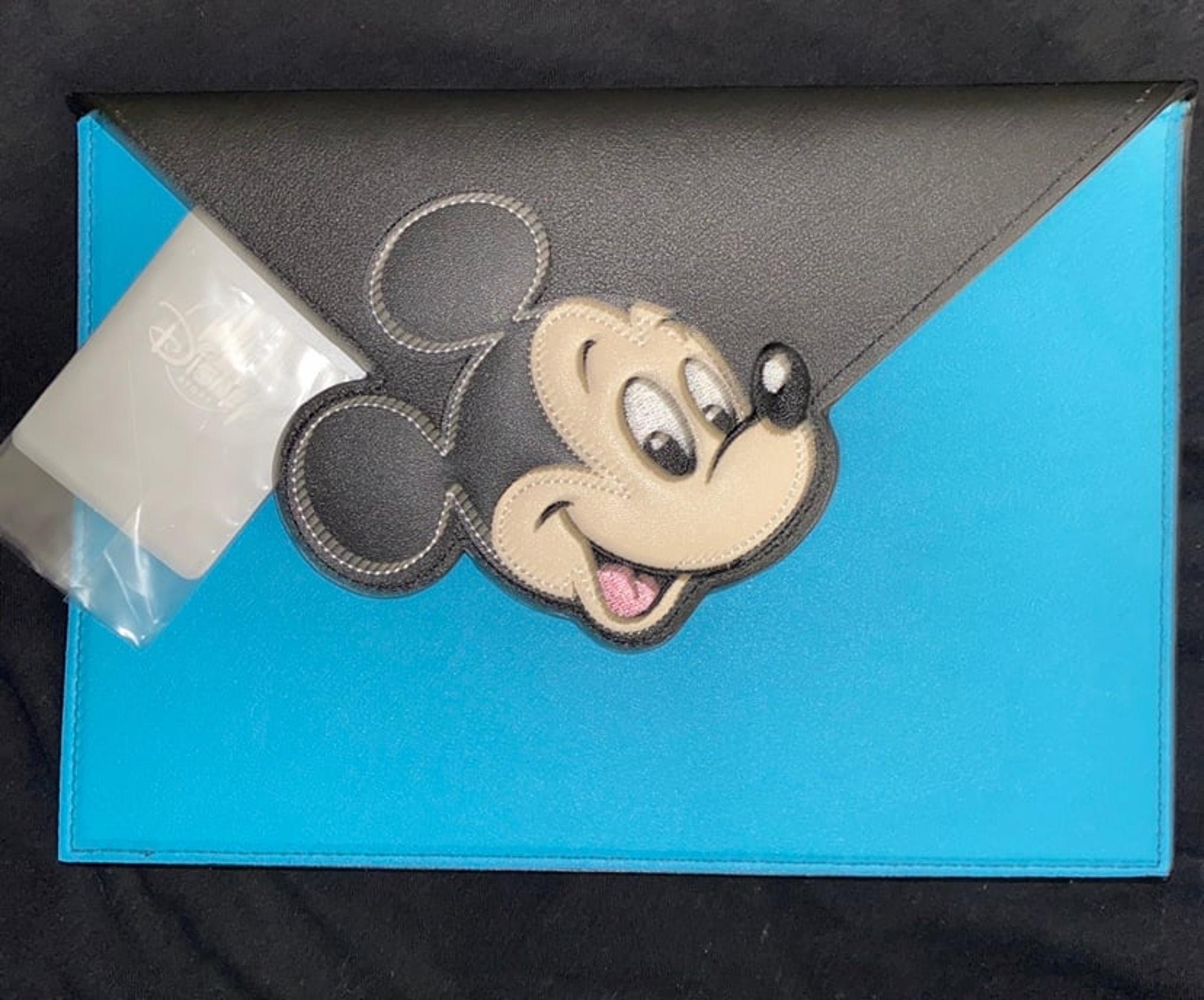 Mickey Mouse Disney Store Japan Purse Clutch Tokyo brand new