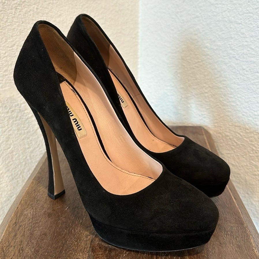MIU MIU Camoscio Black Suede Platform Pumps Size 39 675