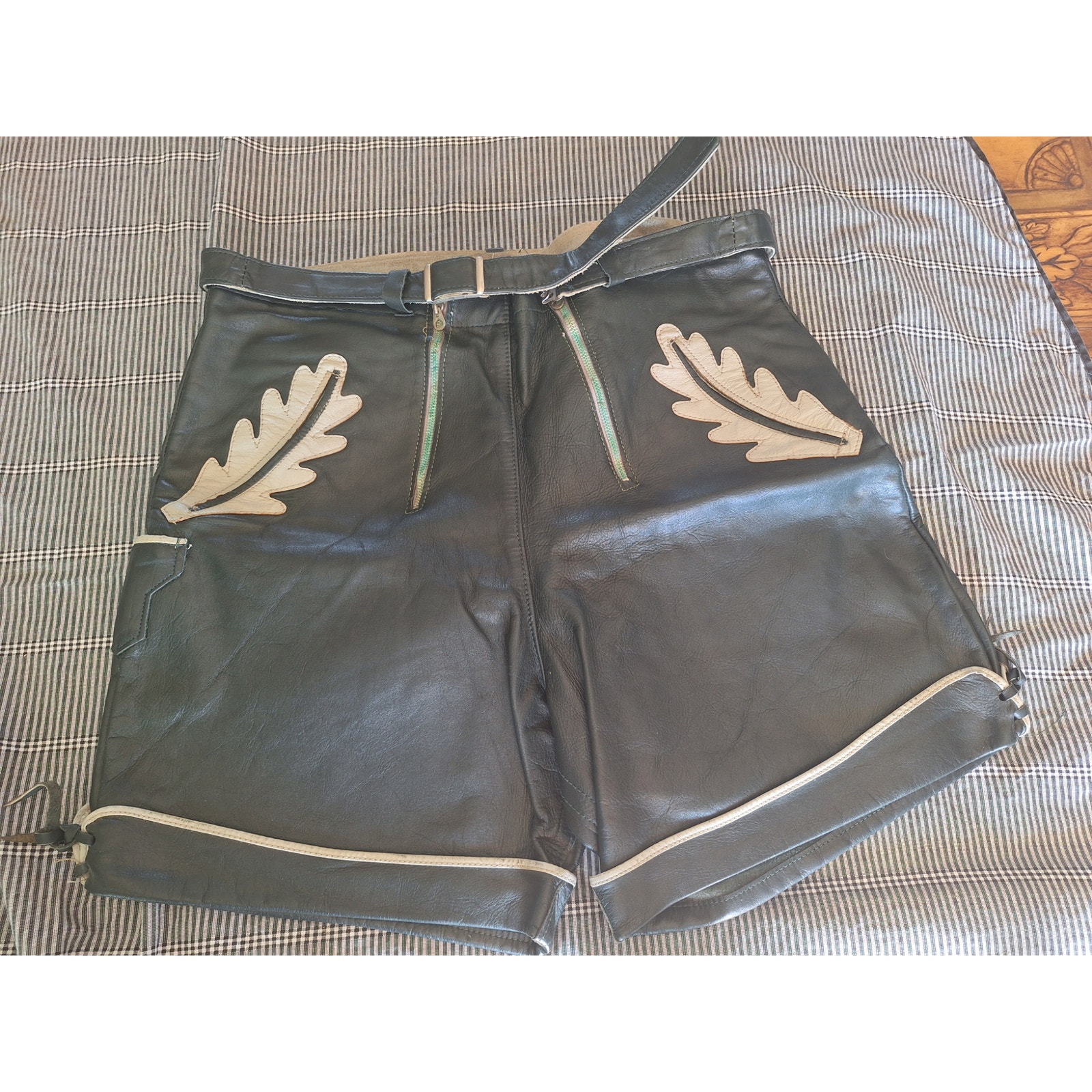 German Vintage Leather Lederhosen Shorts - Large - Unisex