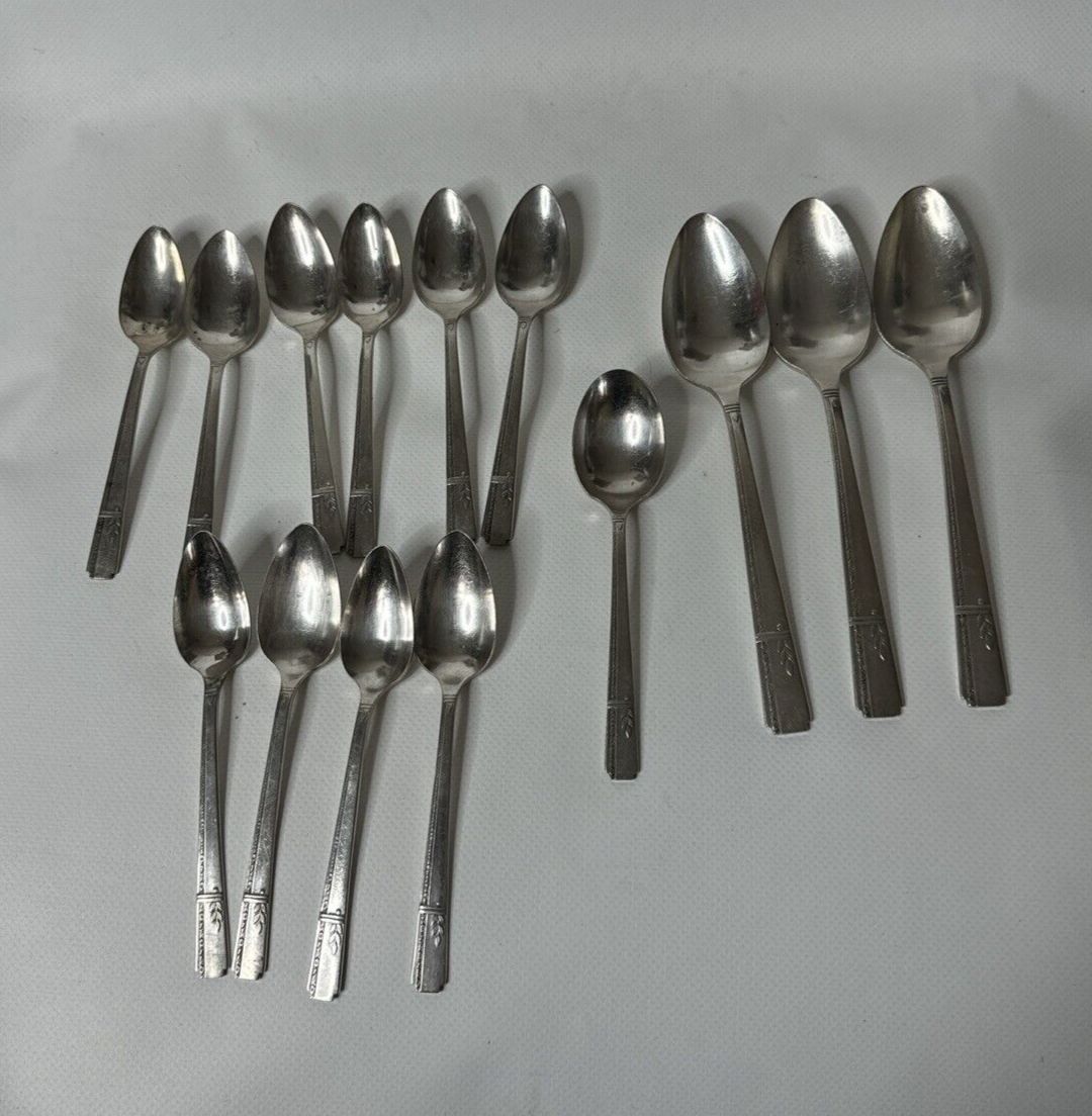 Oneida Heirloom Spoon Set Grenoble Pattern Vintage Silver Plated Set Of 14