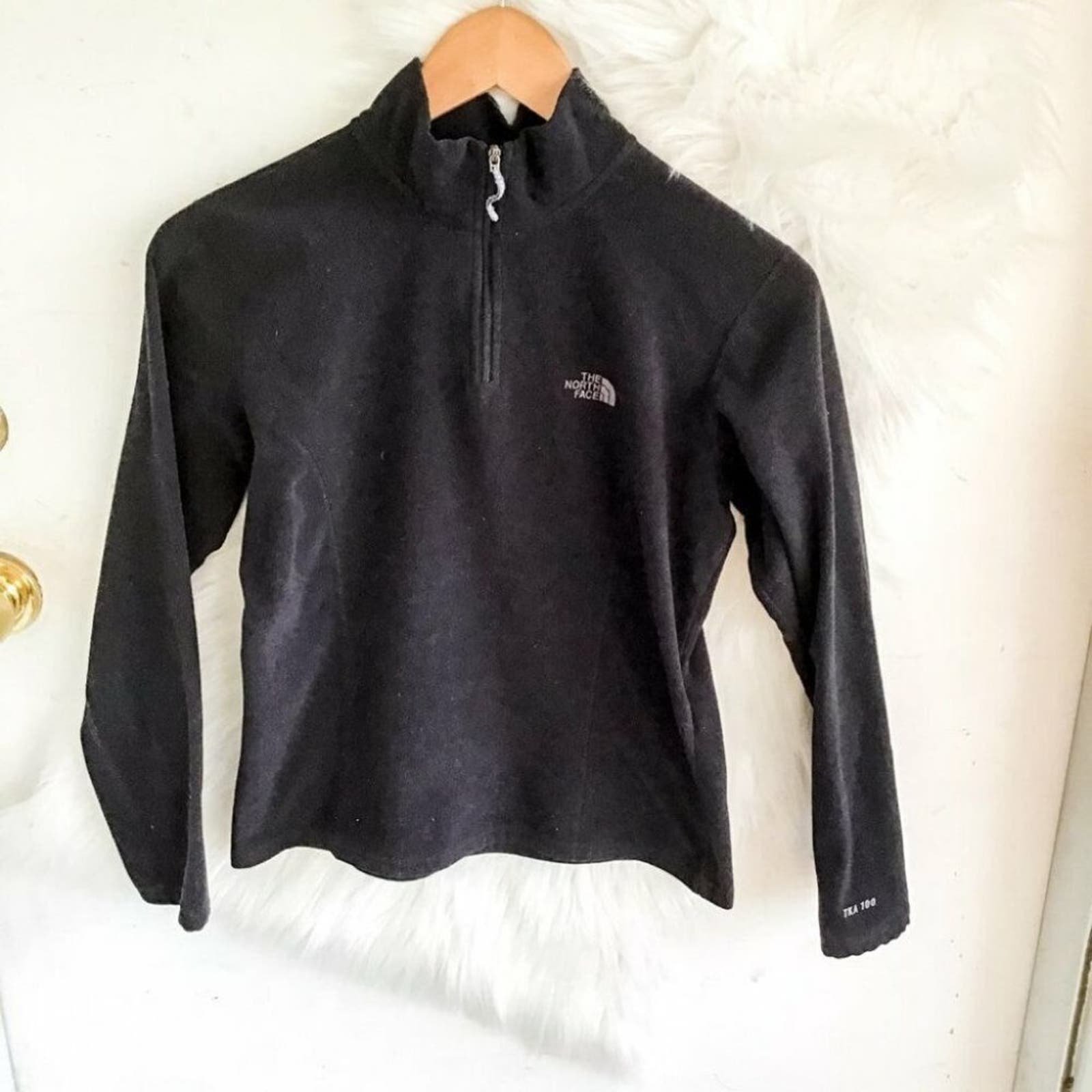 The North Face Women's Black V-Neck Pullover Cardigan Sweater NWOT