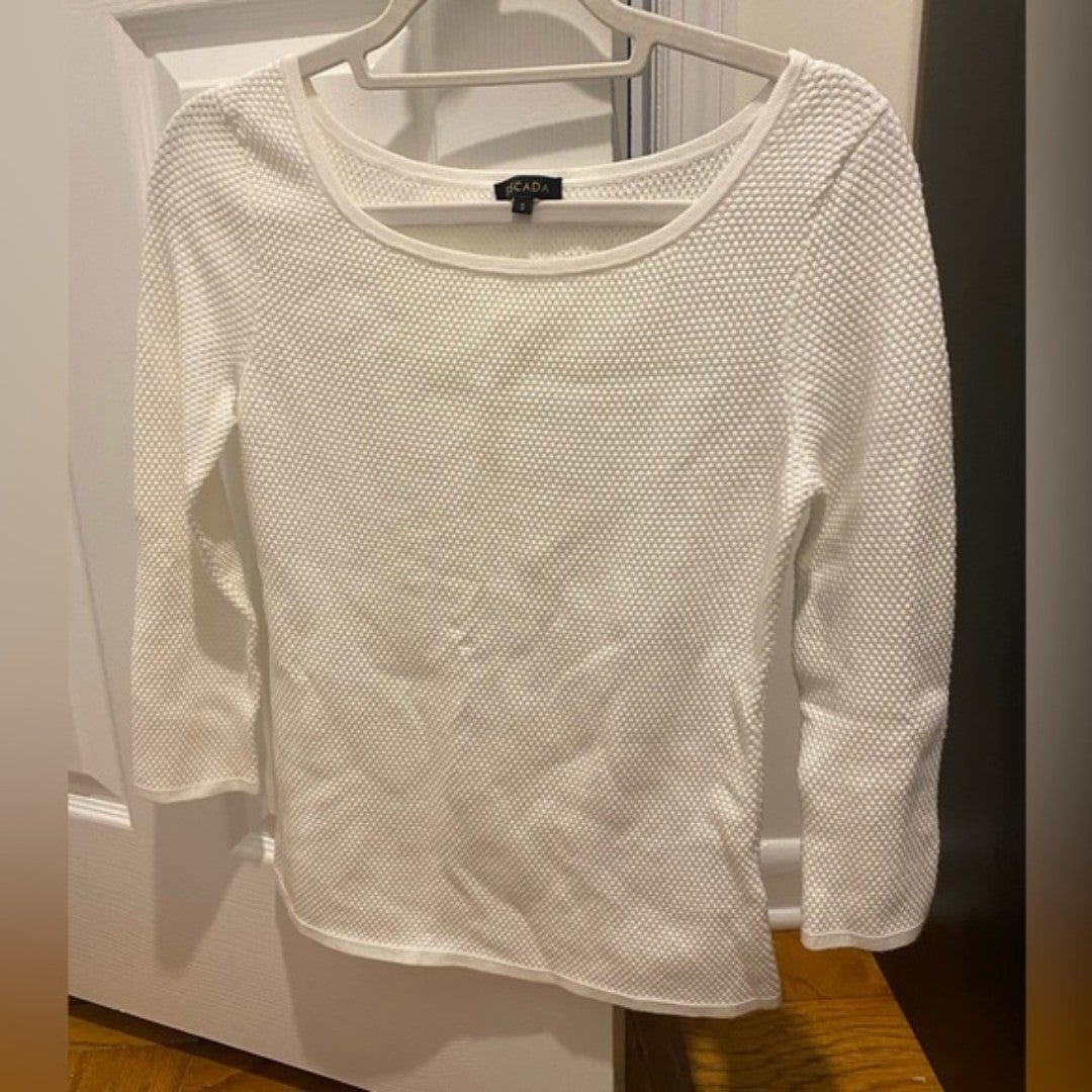 Escada top off white S