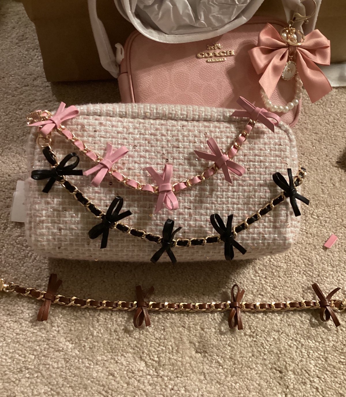 ❤️❤️pink bow charm great gift for Mother’s Day pick 1