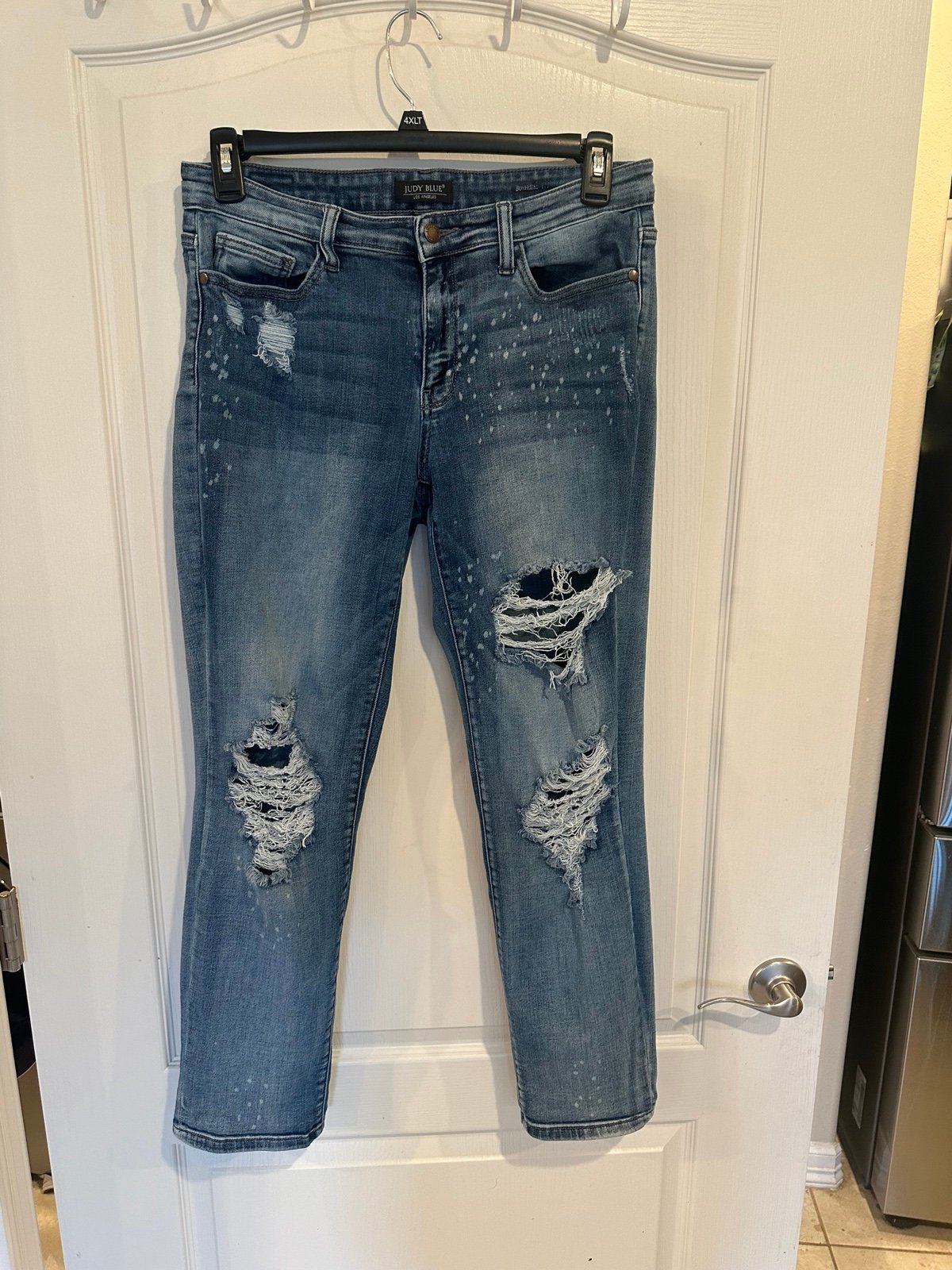Judy Blue women’sBoyfriend Fit Stretch Distressed blue Jeans size 11