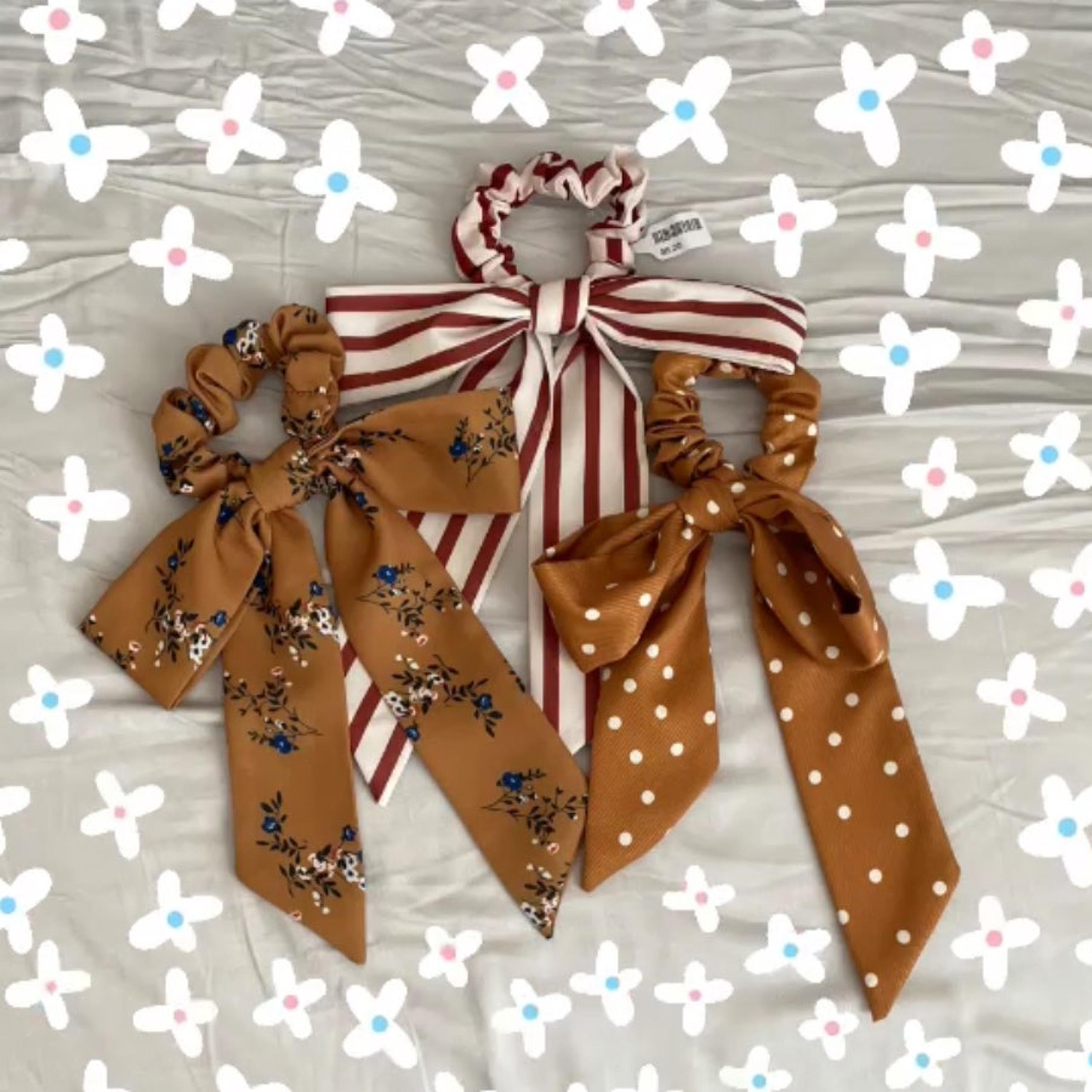 Urban Outfitters hair bow ribbon scrunchies