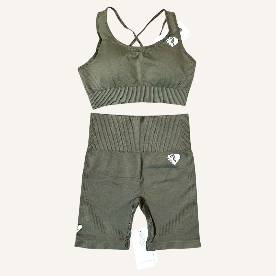 NWT Women's Best Seamless Workout Set in Khaki Size Small