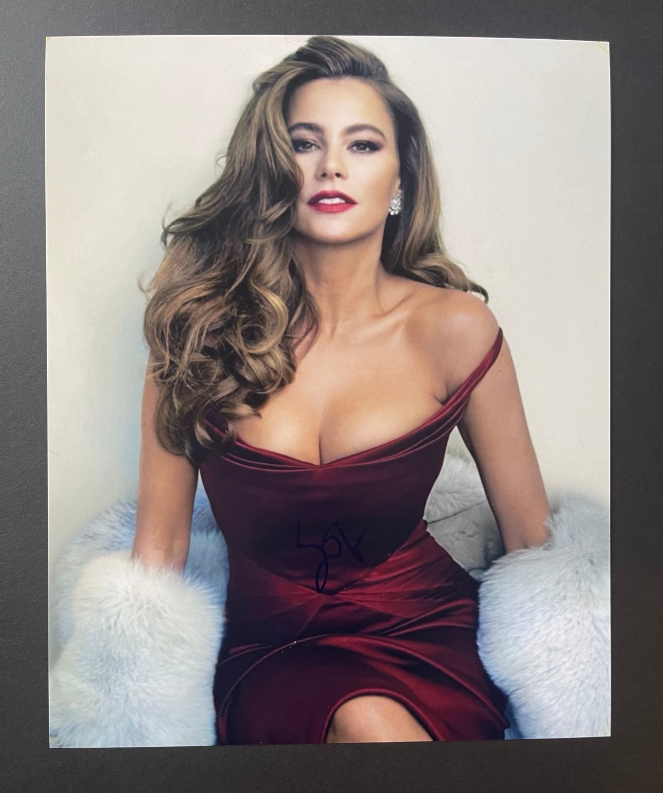 Sofia Vergara Signed Red Silk Dress With White Fluffy Coat 8x10 Photo