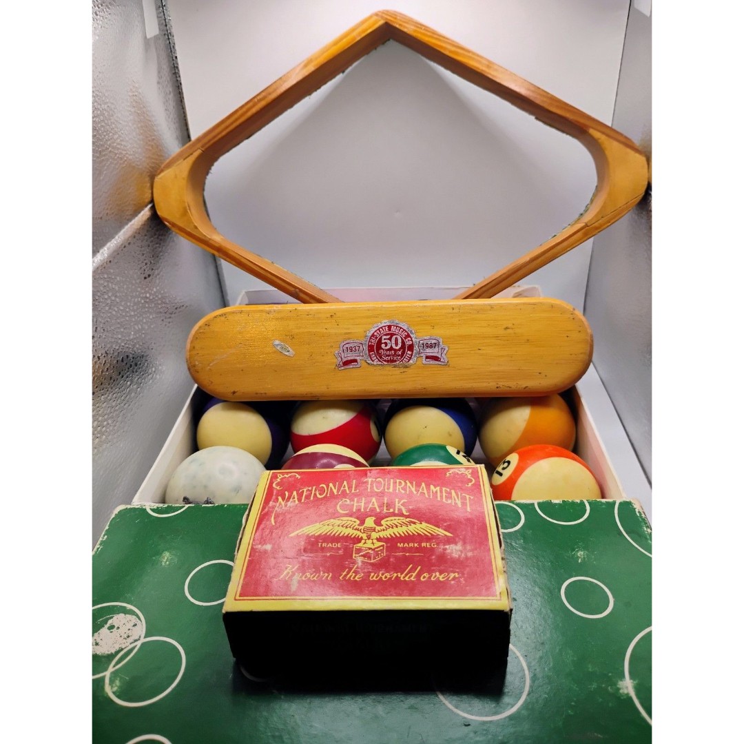 Billiards Lot Billiards Pool Balls Set of 16, Tournament Chalk, Rack, Brush