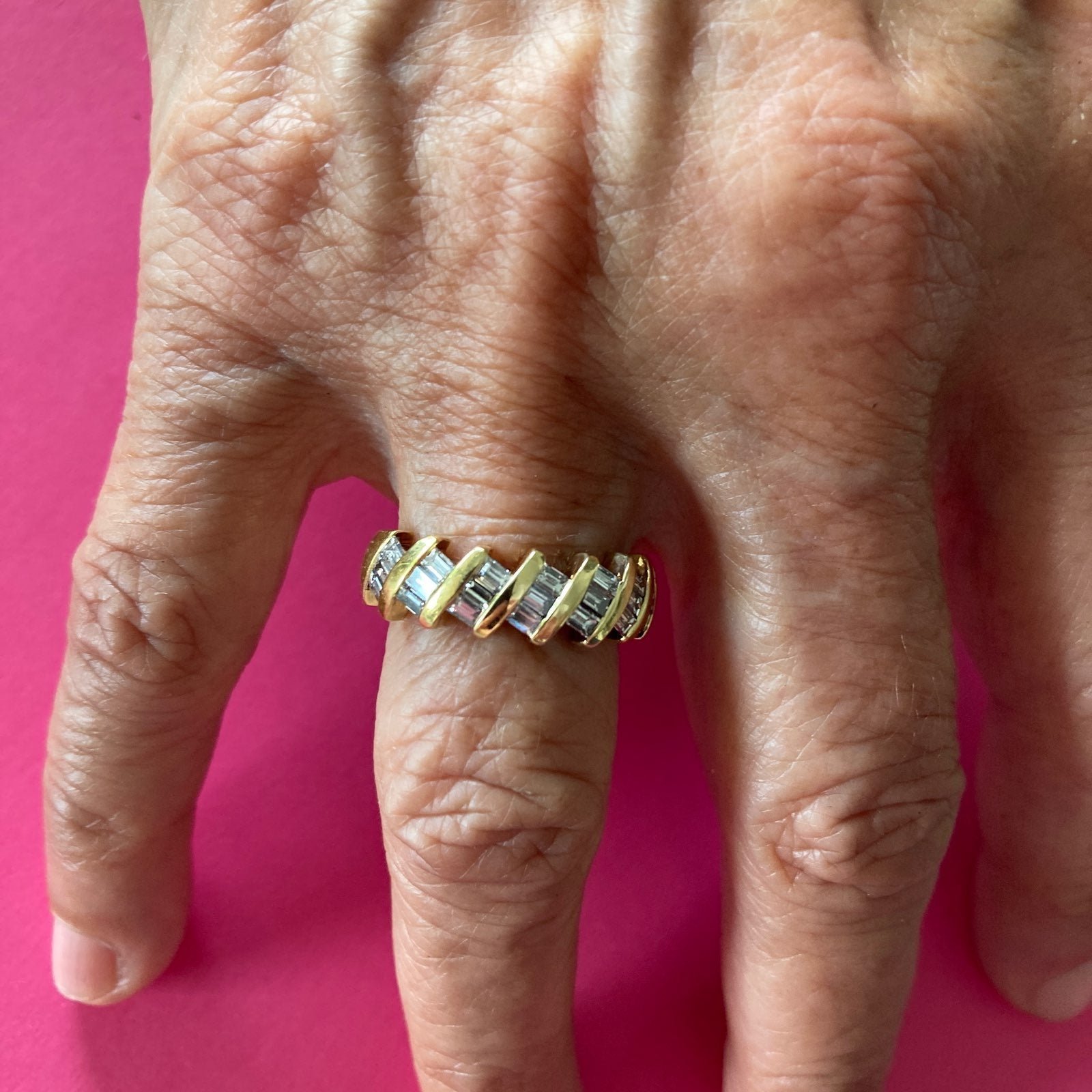 LADYS 18KT YG DIAMOND DINNER RING