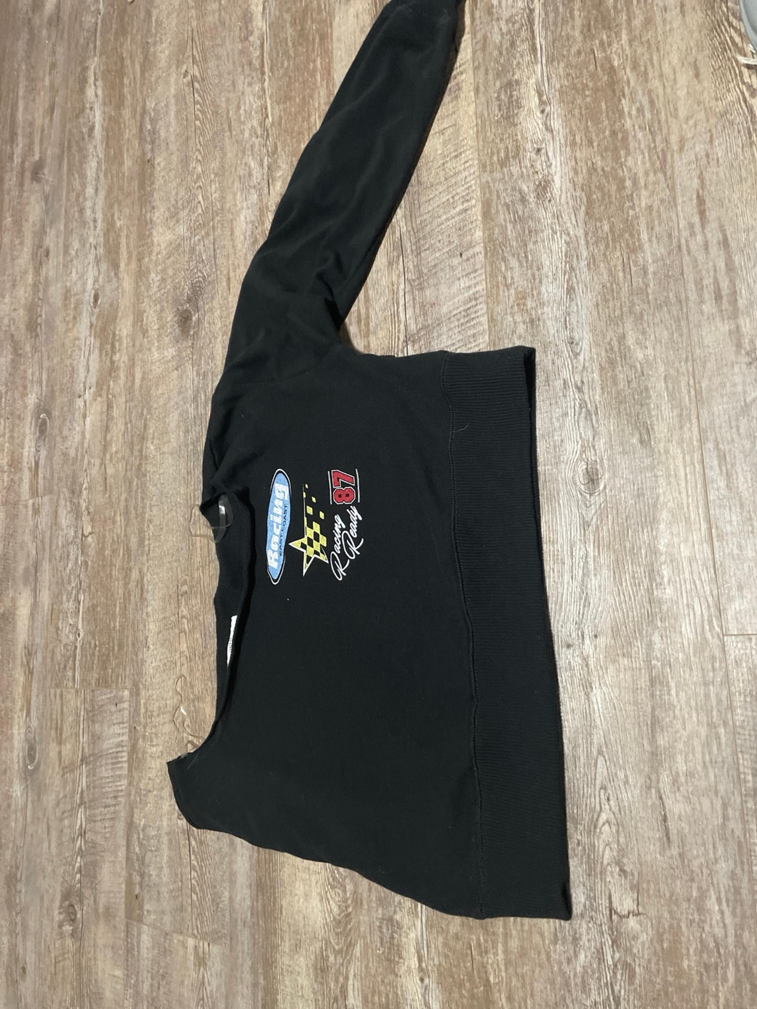 Black cropped shirt