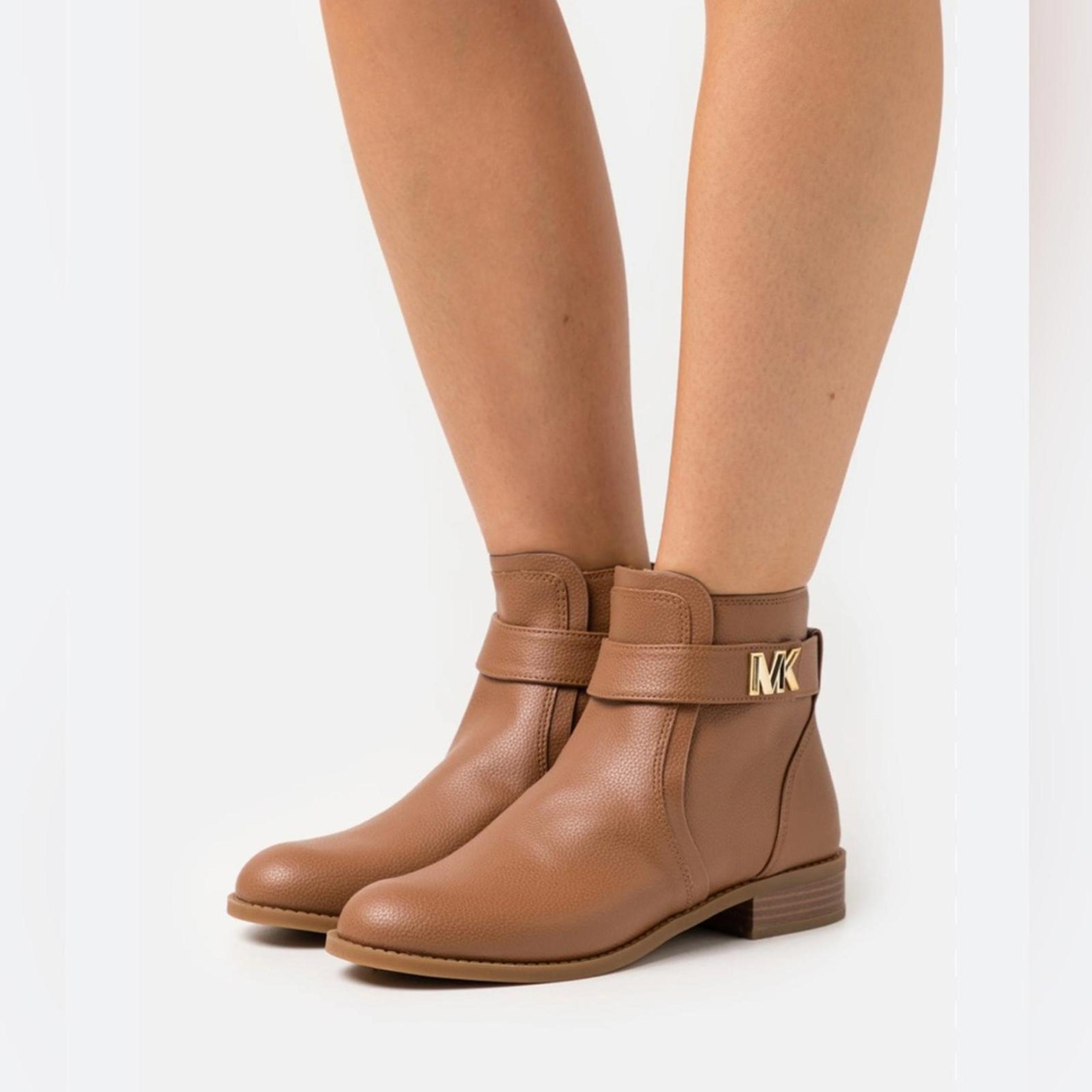Michael Kors Jilly Flat Bootie, Faux Leather Ankle Boots, Size 6 New in Box
