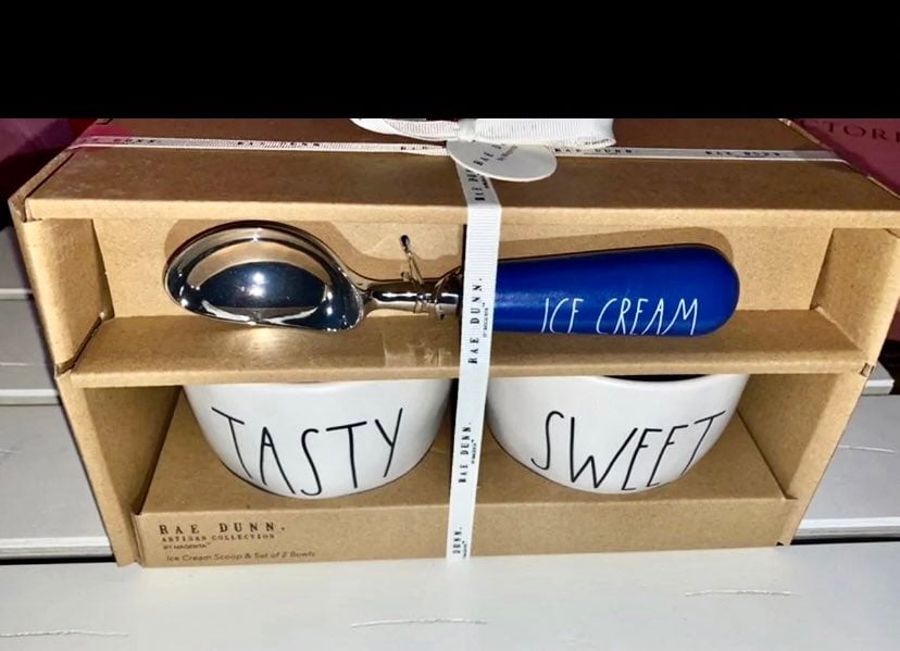 Rae Dunn Ice Cream Set 2 bowls &. 1 scope