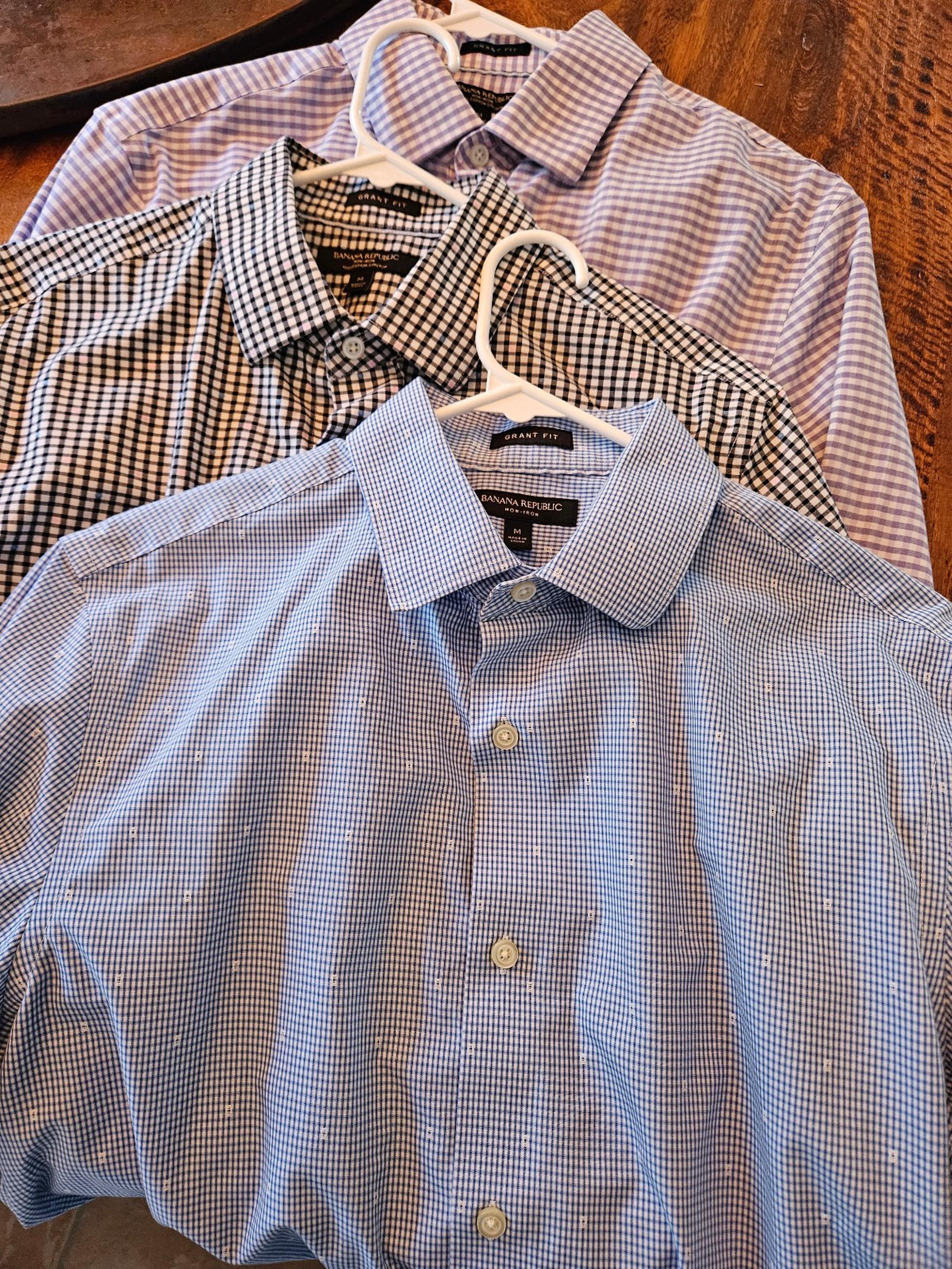 Bundle of 3 Bananna Republic mens M Grant Fit shirts
