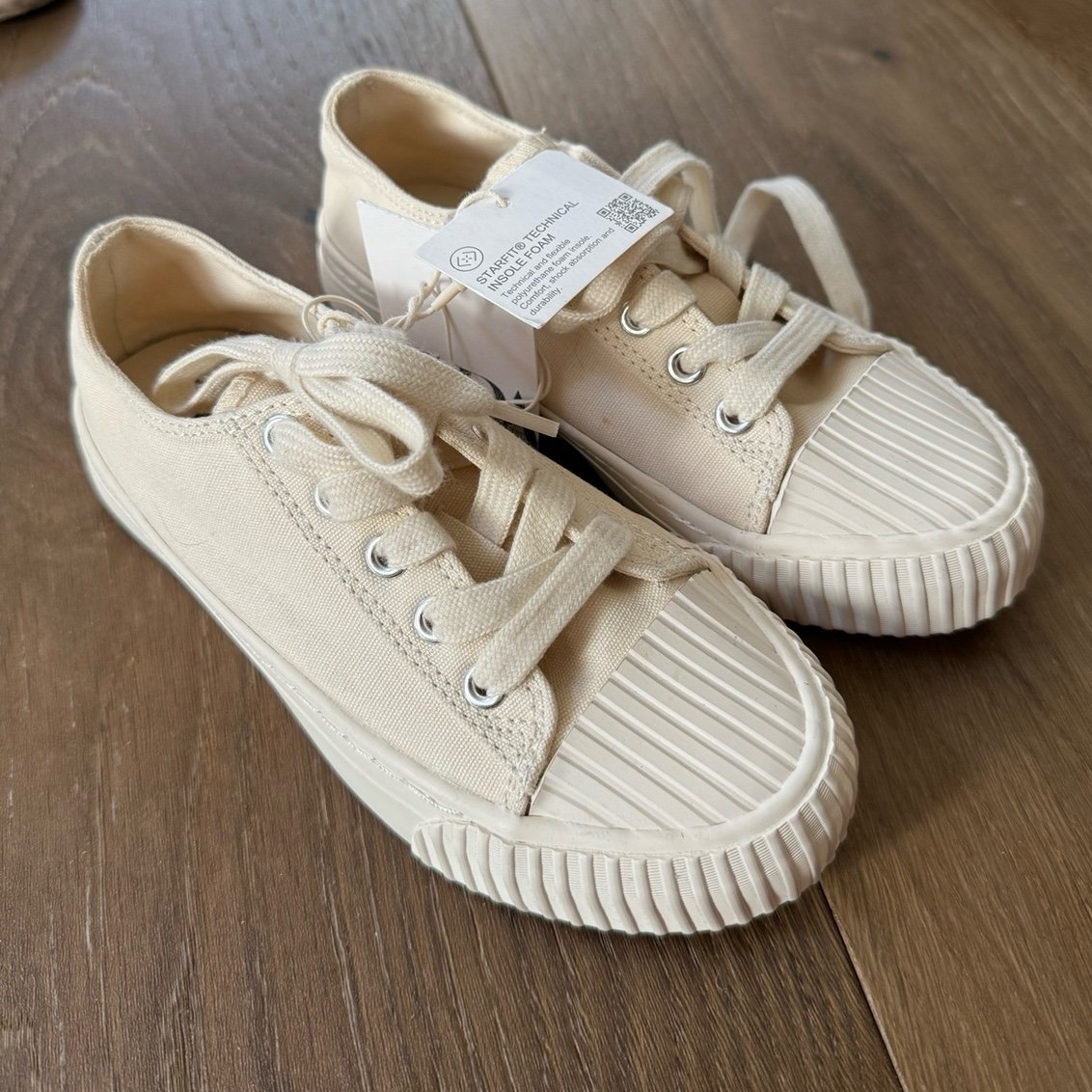 Zara Kids Canvas Sneakers size 30 (12.5 US) NWT