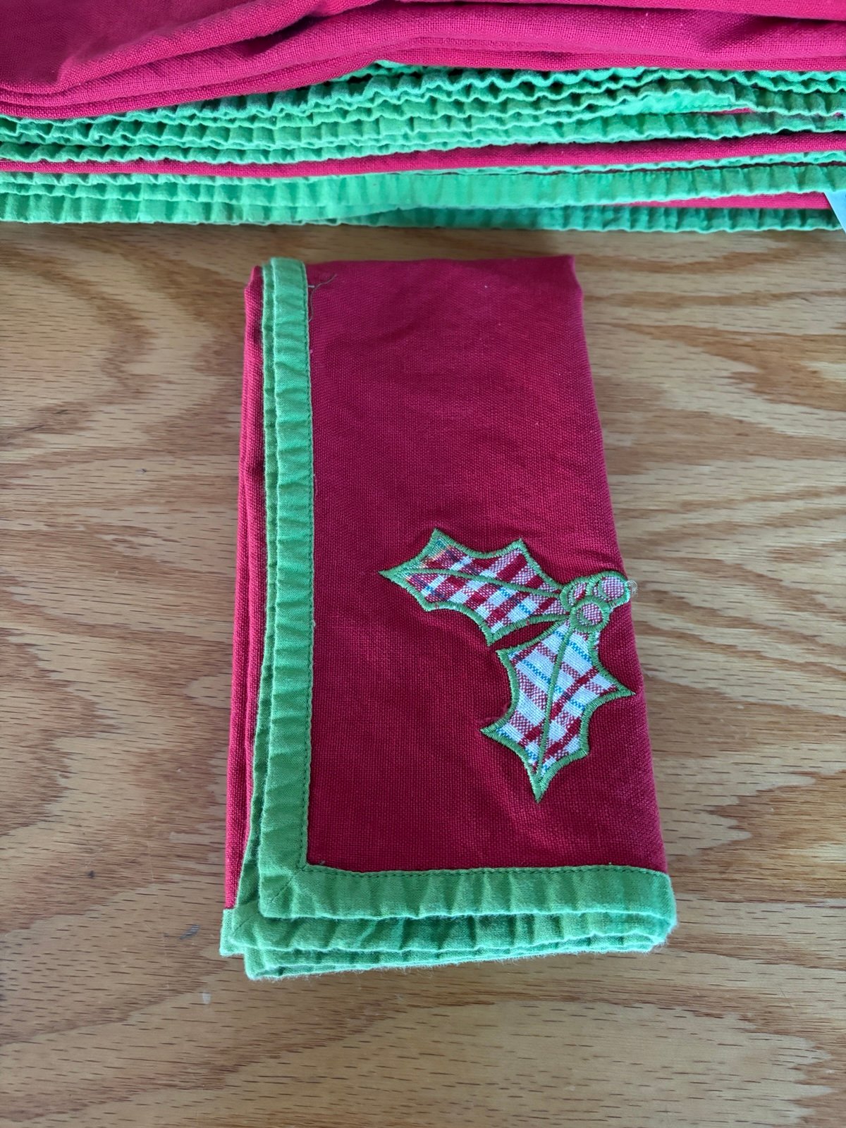 Martha Stewart Everyday 2006 Winter Jubilee Plaid Holly Dinner Napkins lot of 25