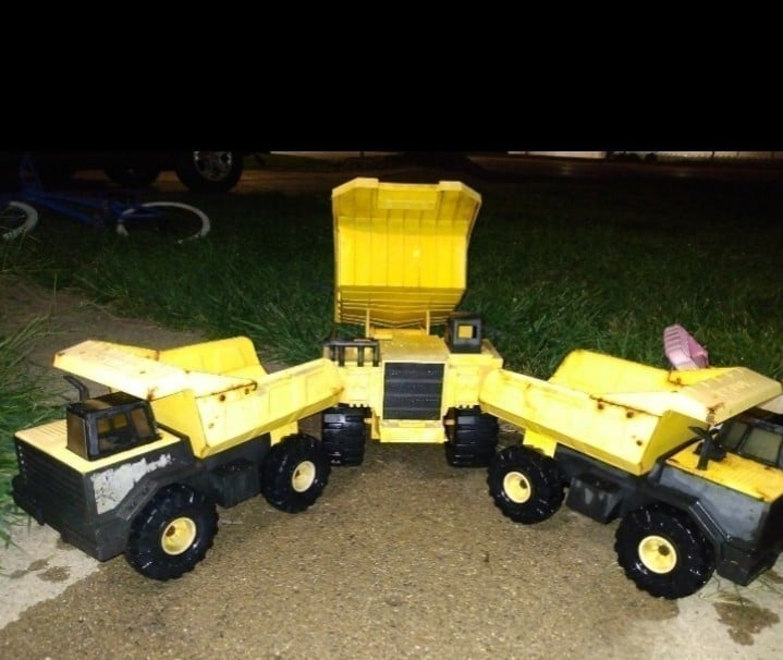 ❤️VINTAGE METAL TONKA TRUCKS!! IN GREAT CONDITION!! ❤️ MUST SEE!!!