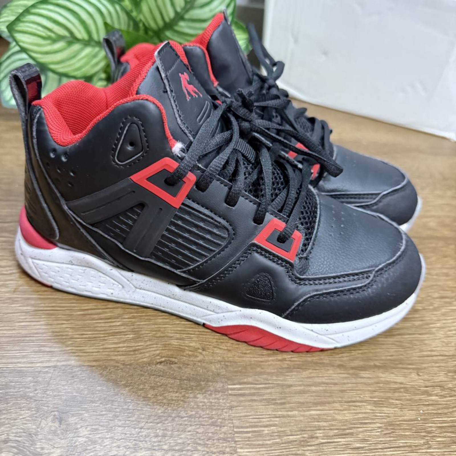 AND1 Boys Basketball shoes size