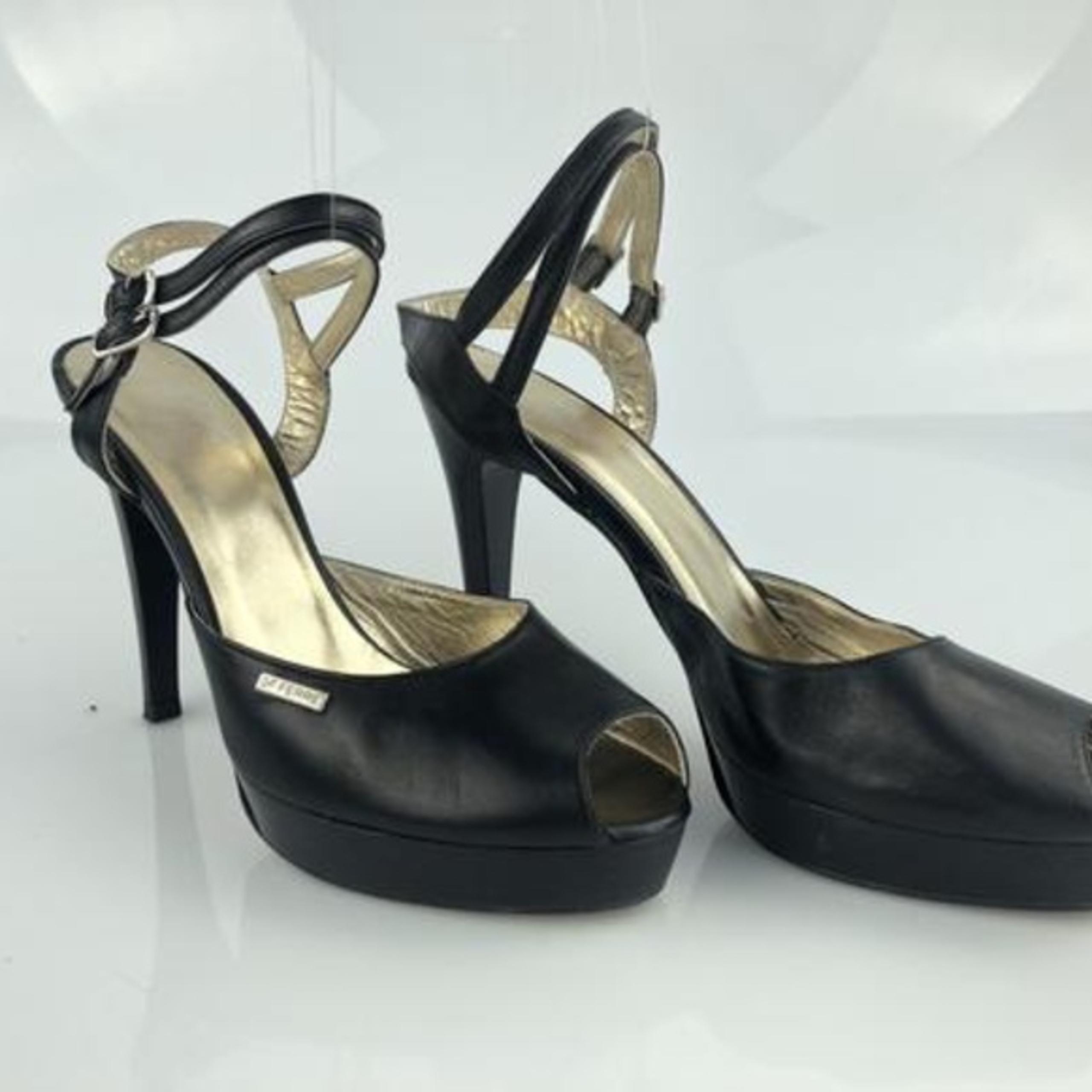 High Heel Shoes GF Ferre Peep Toe Platform Sandals Sz 8 (RUNS SMALLER)