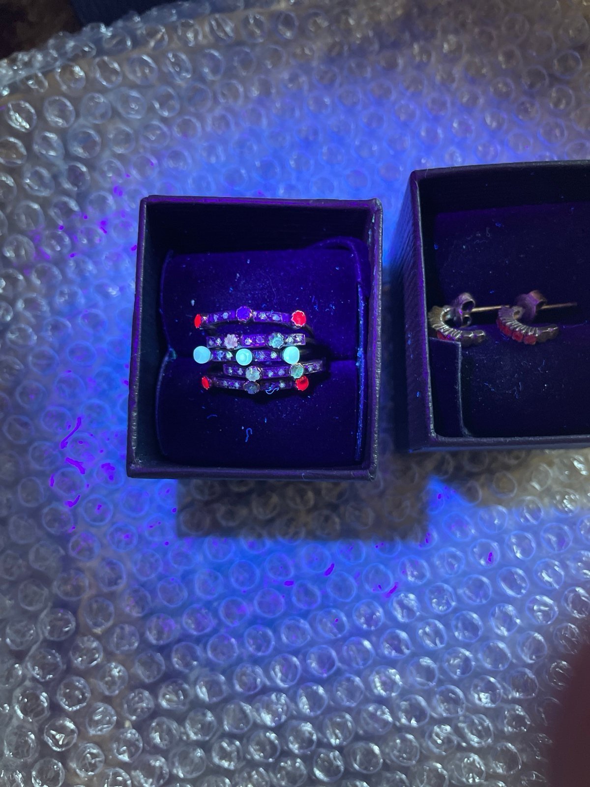 UV-Reacting Ring and Earrings Set