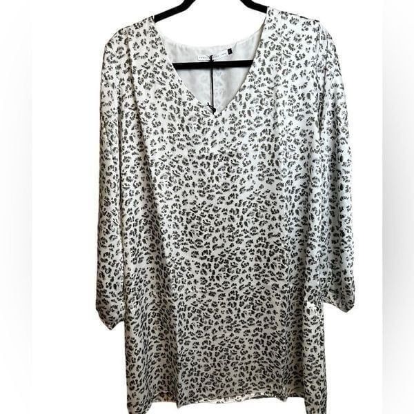 NWT Three Eighty Two Women’s V Neck 3/4 Sleeve Animal Print Tunic Blouse- Size L