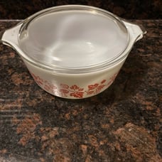 Pyrex Pink Gooseberry 472, 1 1/2 pint with cover
