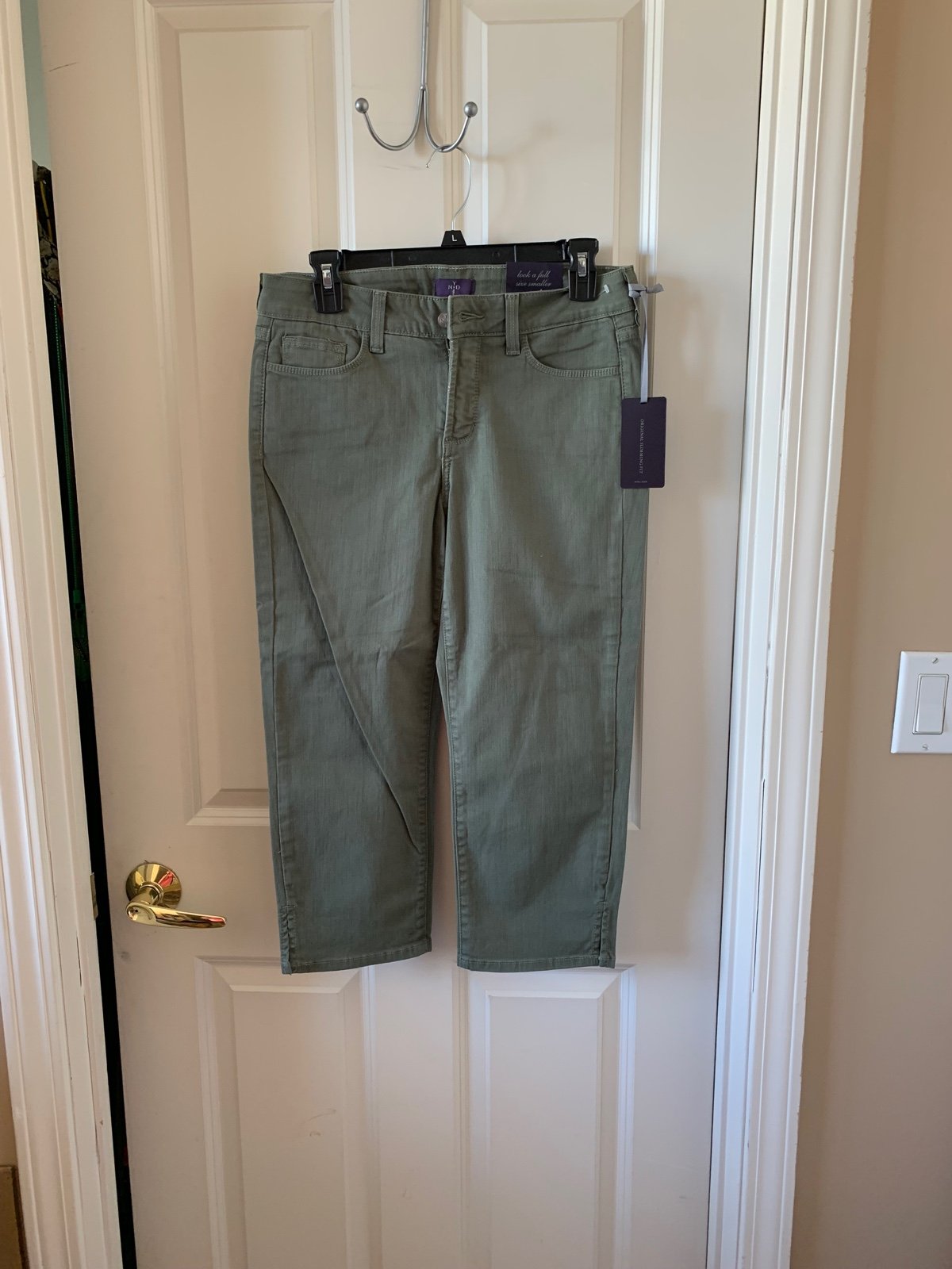 NYDJ Olive Green Crops, Women