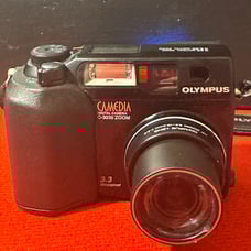 Olympus Camedia Digital Camera C-3030 Zoom with Case