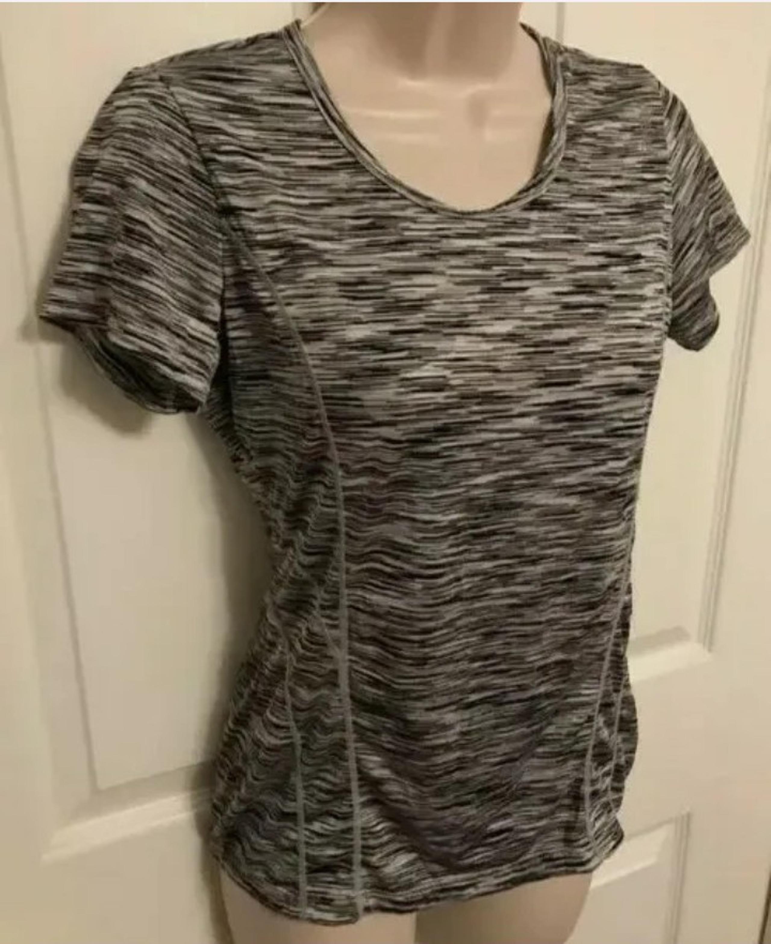 Reebok Shirt Athletic Gym Workout Short Sleeve Womens Medium Gray Black