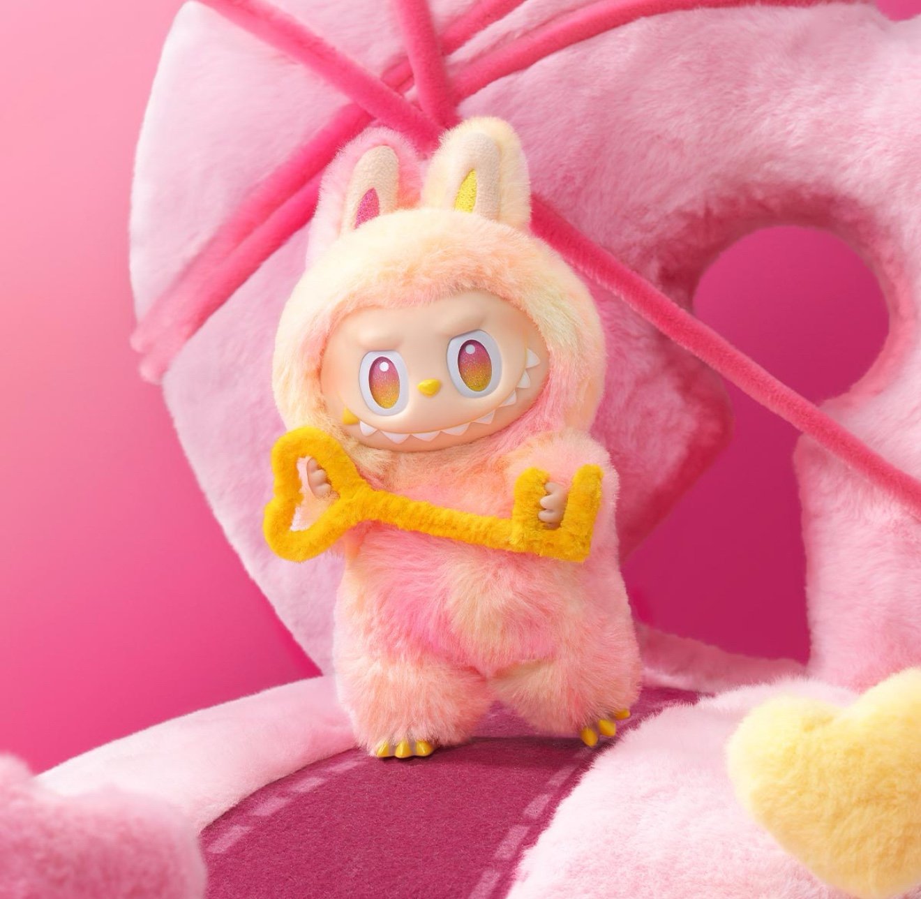 THE MONSTERS Big into Energy Series-Vinyl Plush Pendant