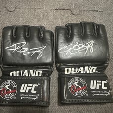 Rhonda rousey signed pair gloves